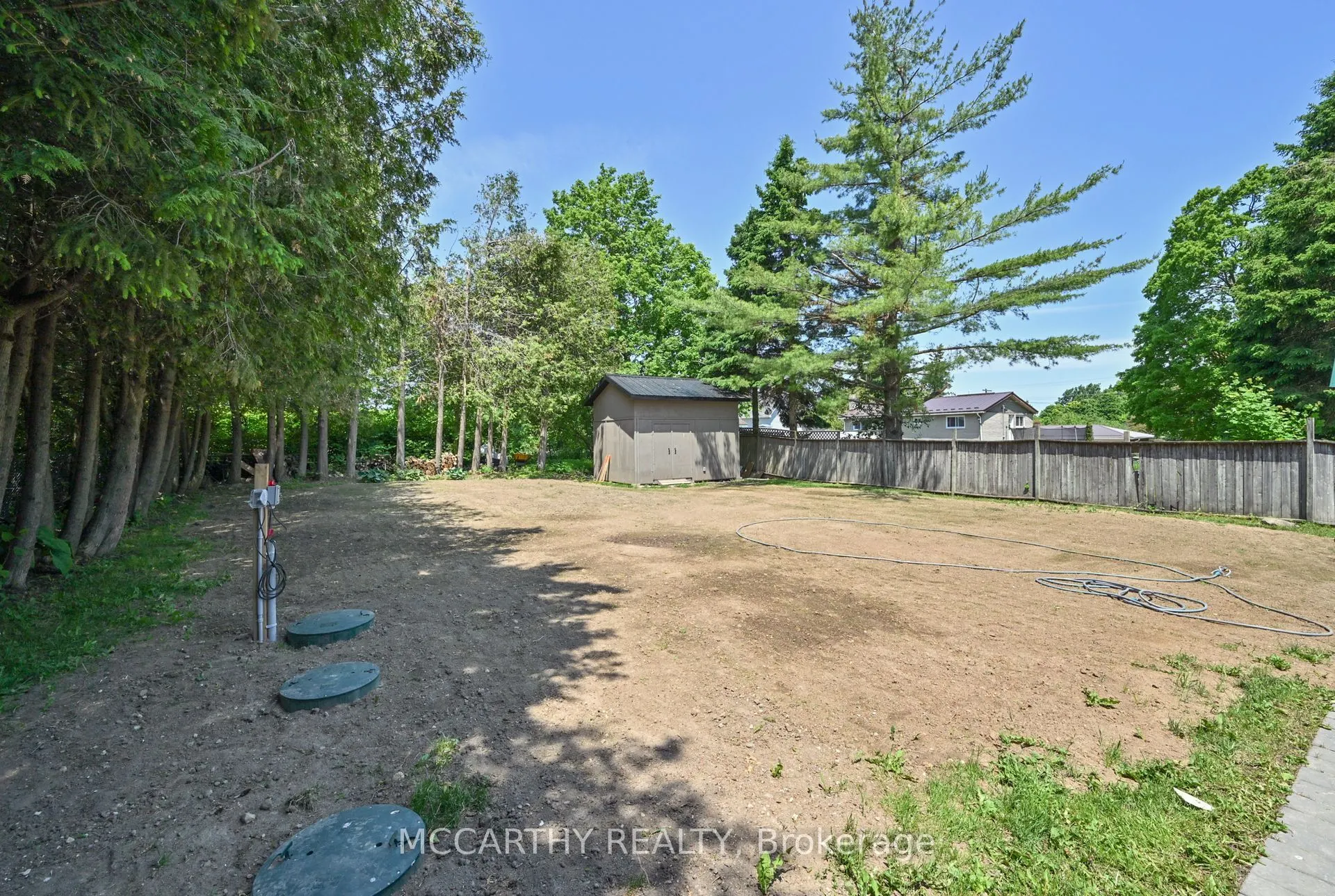 681141 260 Side Road