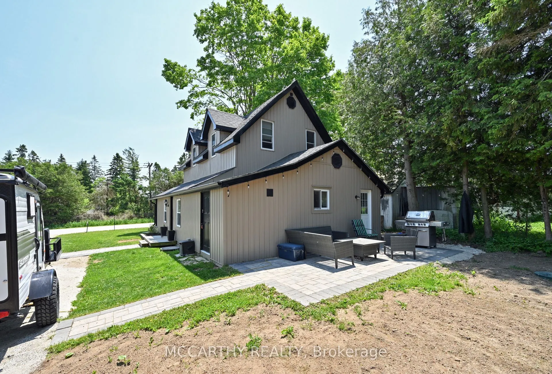 681141 260 Side Road