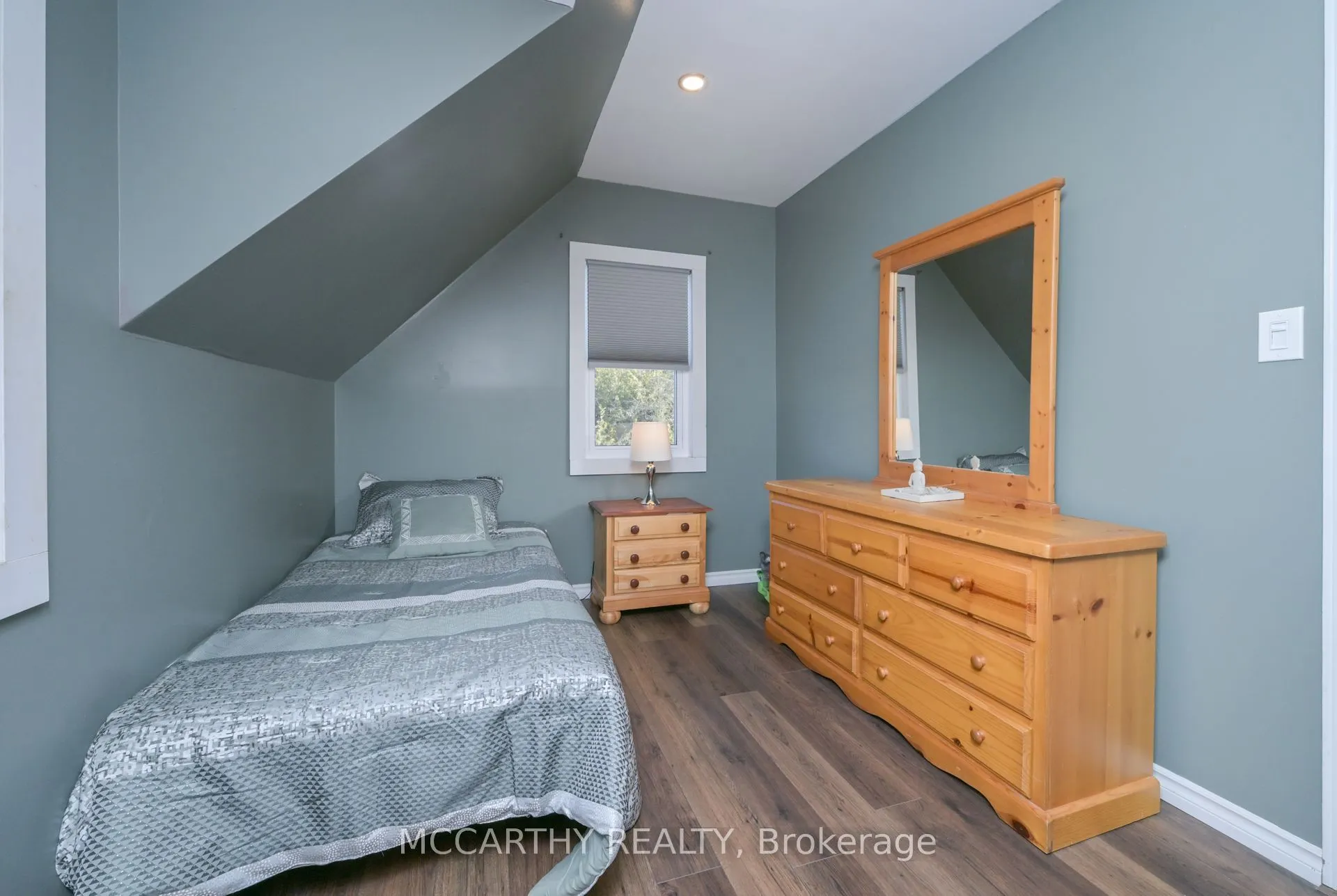 681141 260 Side Road