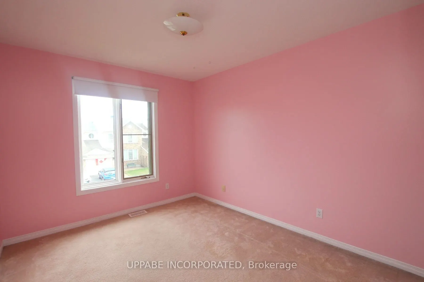 6075 Pineglade Crescent