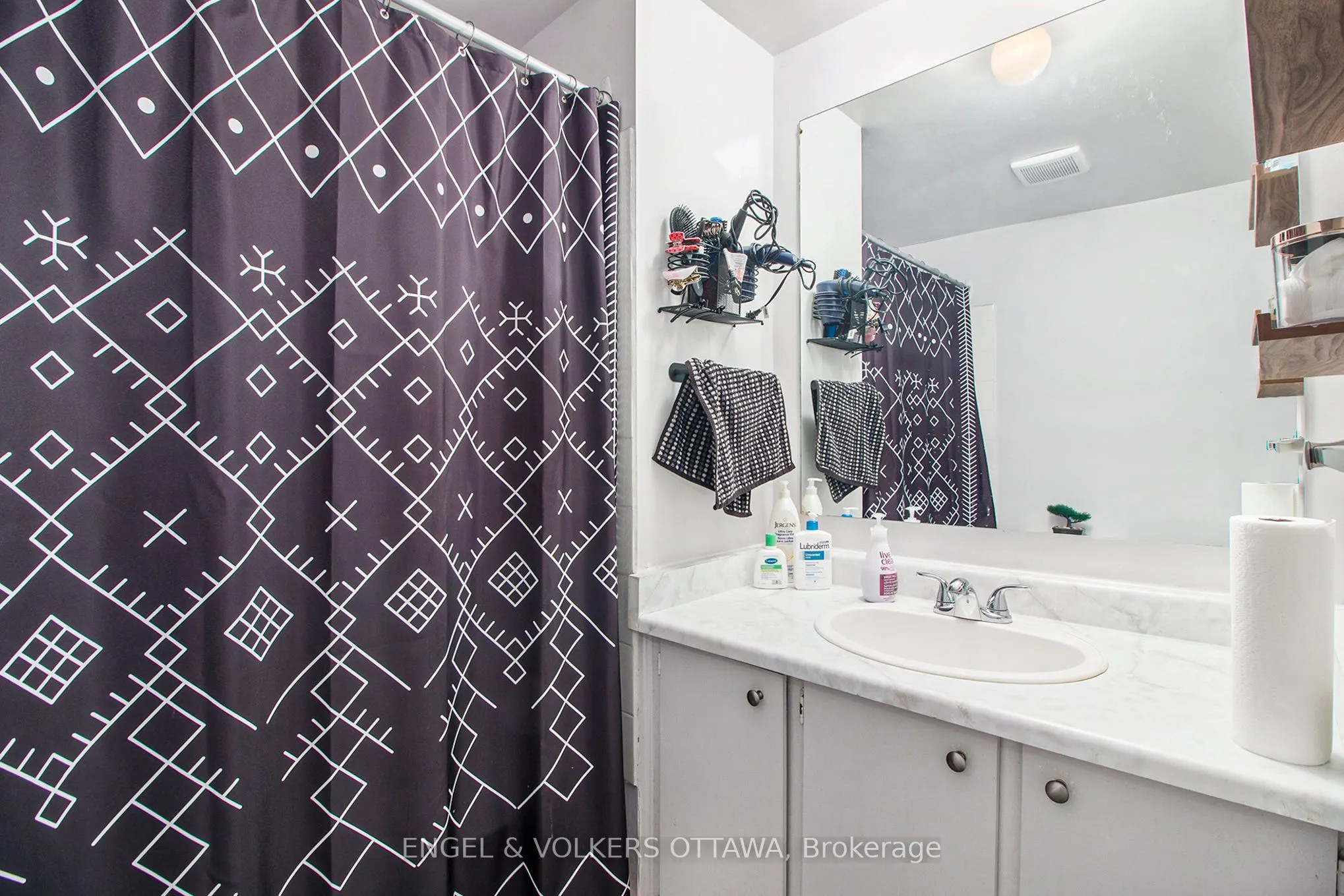 3301 McCarthy Street, #17