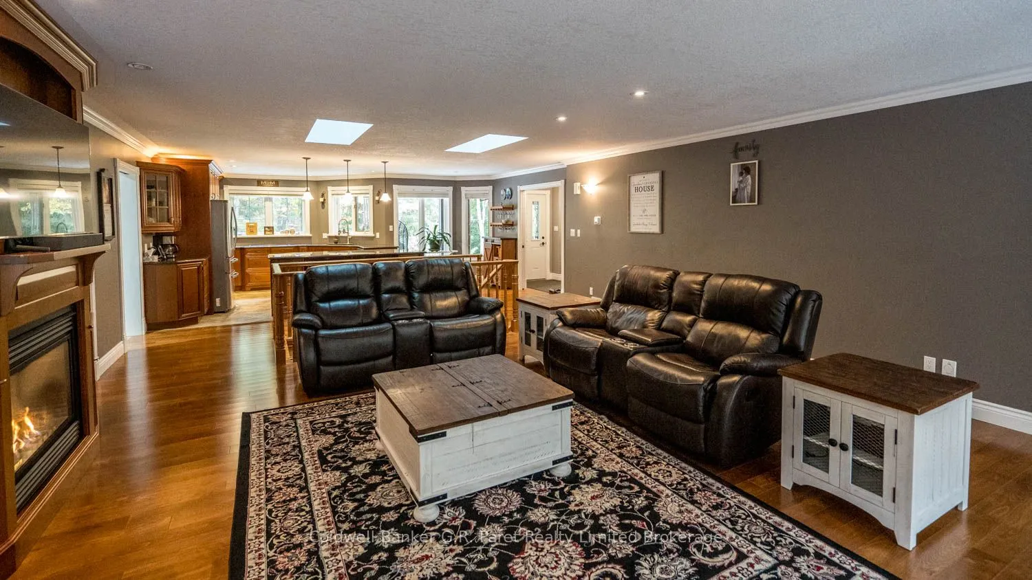 9862 Lakeshore Drive