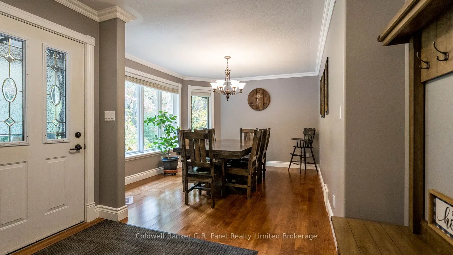 9862 Lakeshore Drive