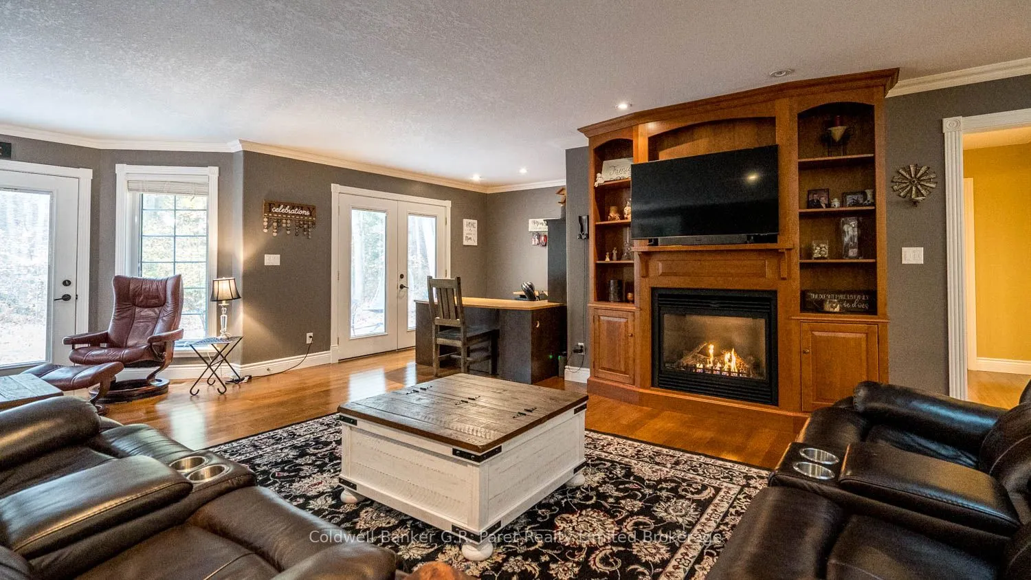 9862 Lakeshore Drive