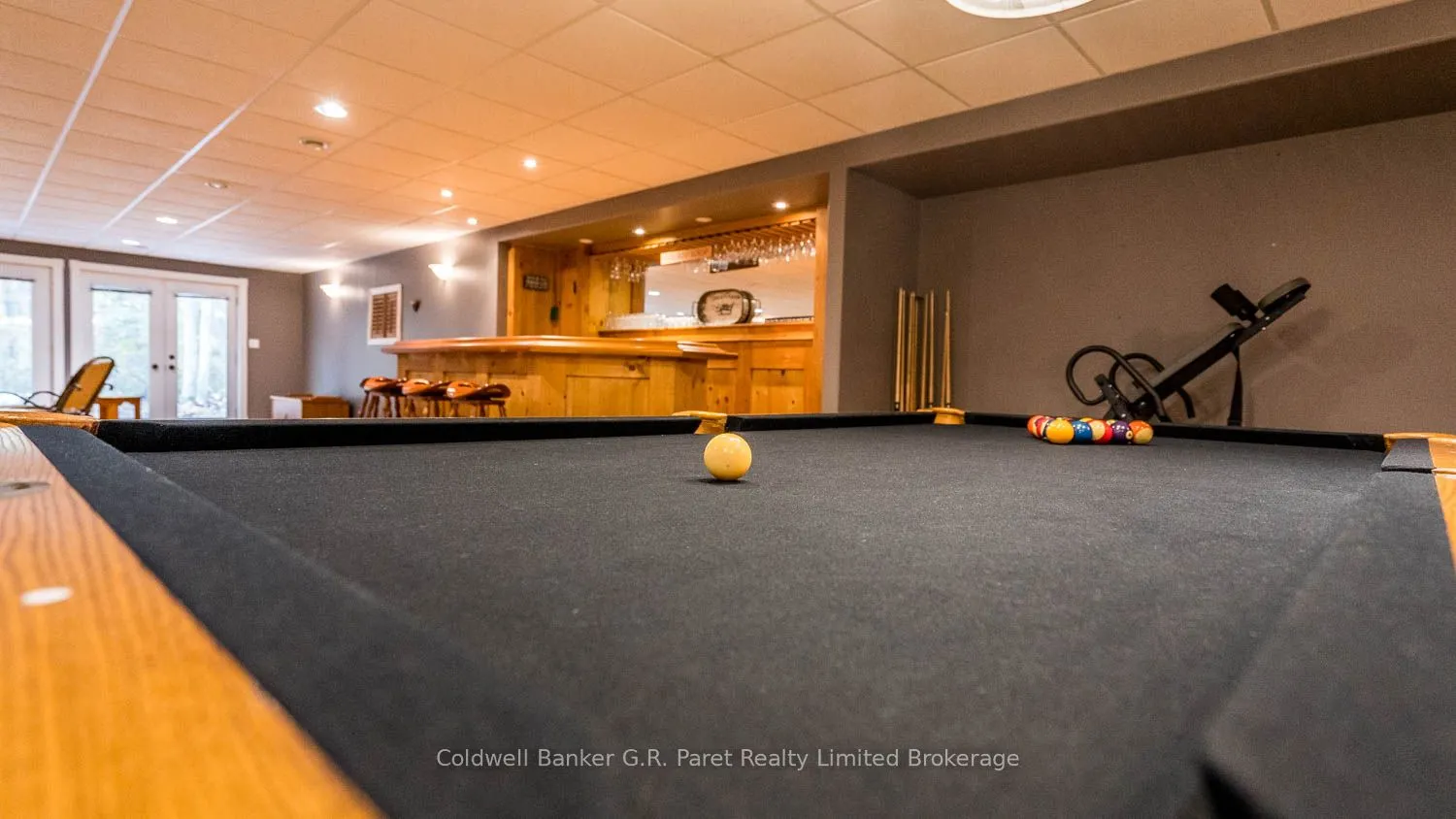 9862 Lakeshore Drive