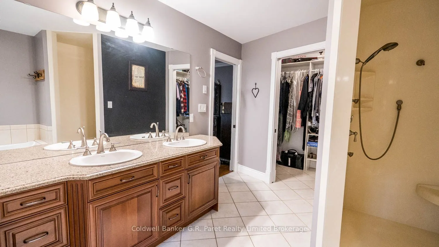 9862 Lakeshore Drive