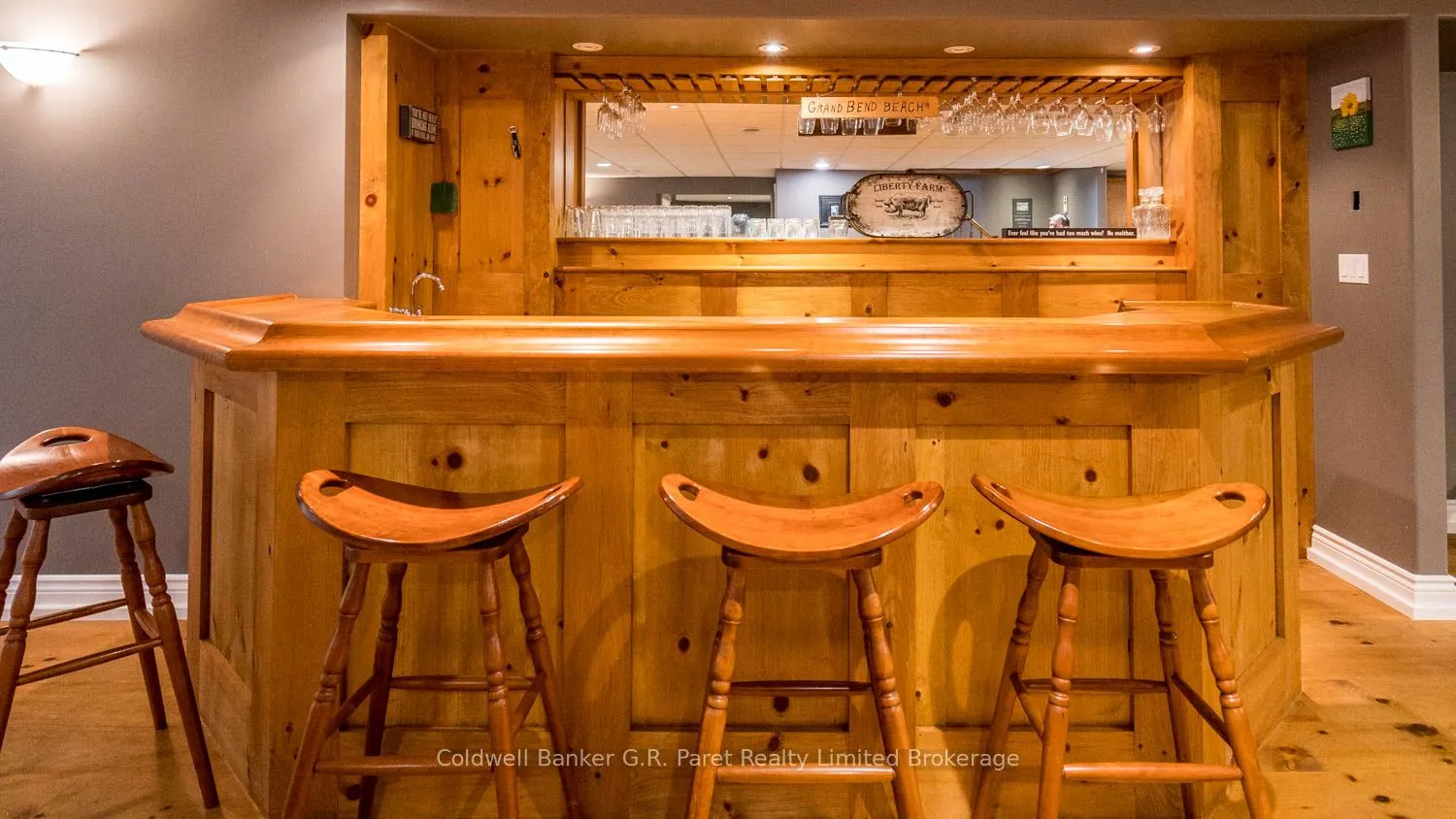 9862 Lakeshore Drive