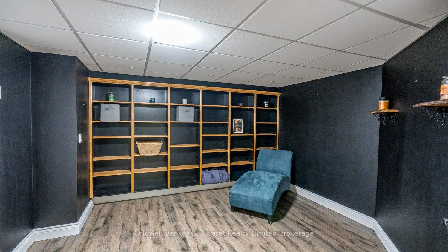 9862 Lakeshore Drive