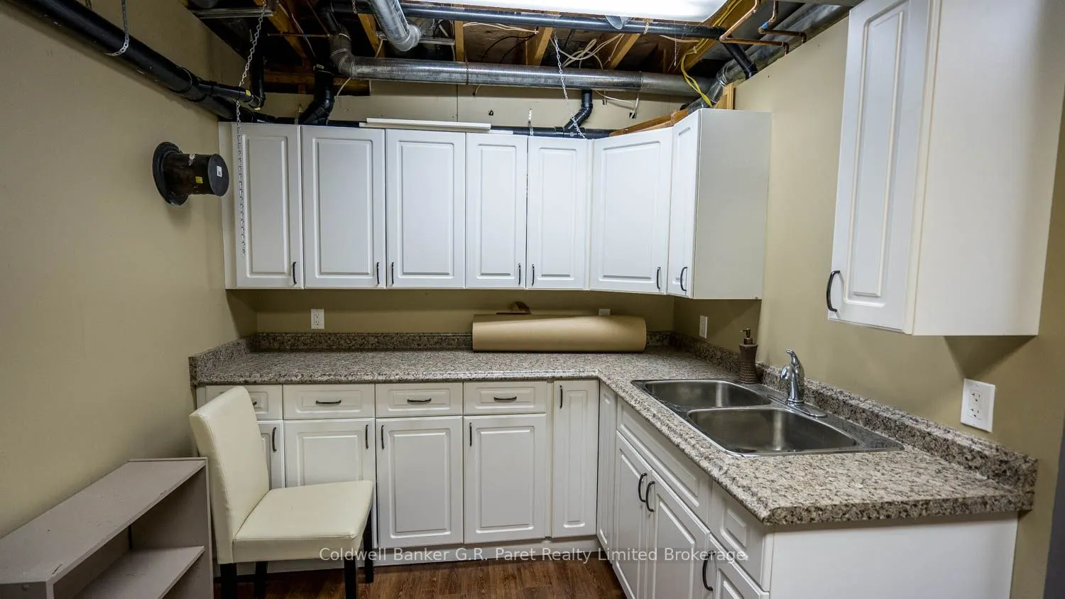 9862 Lakeshore Drive