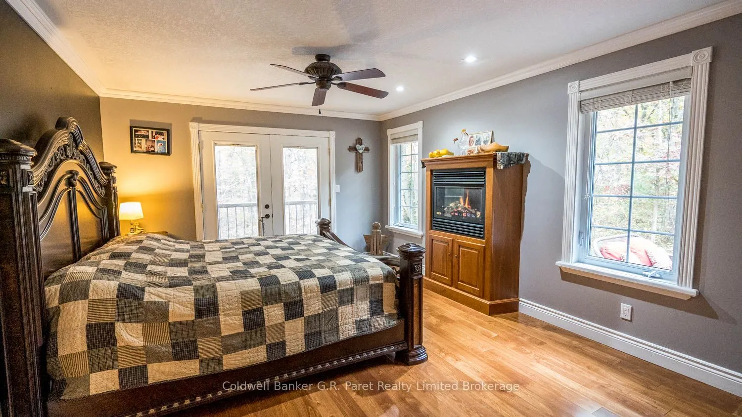 9862 Lakeshore Drive