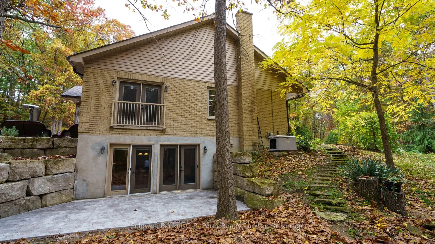 9862 Lakeshore Drive