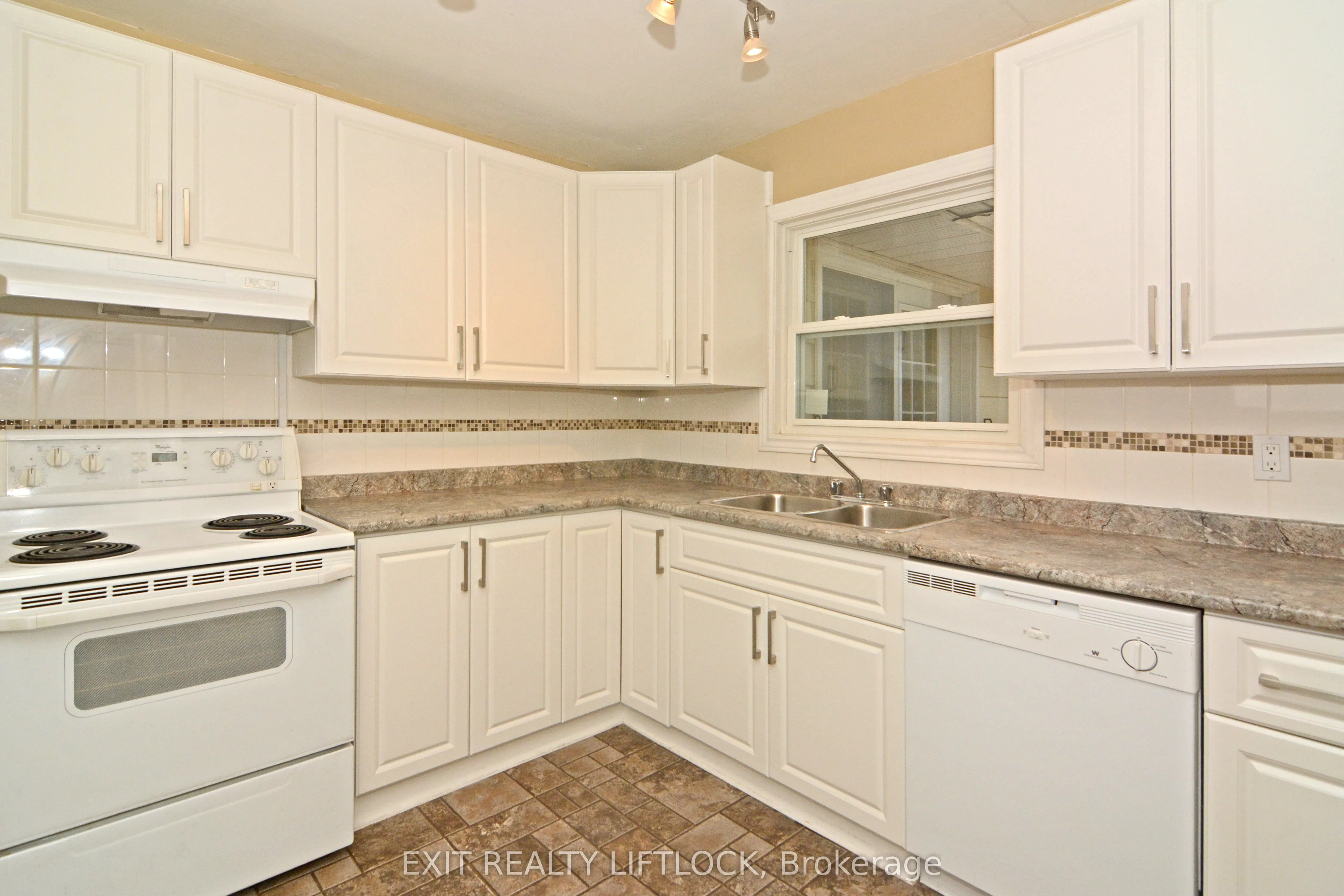 1437 Westbrook Drive, #Main Floor