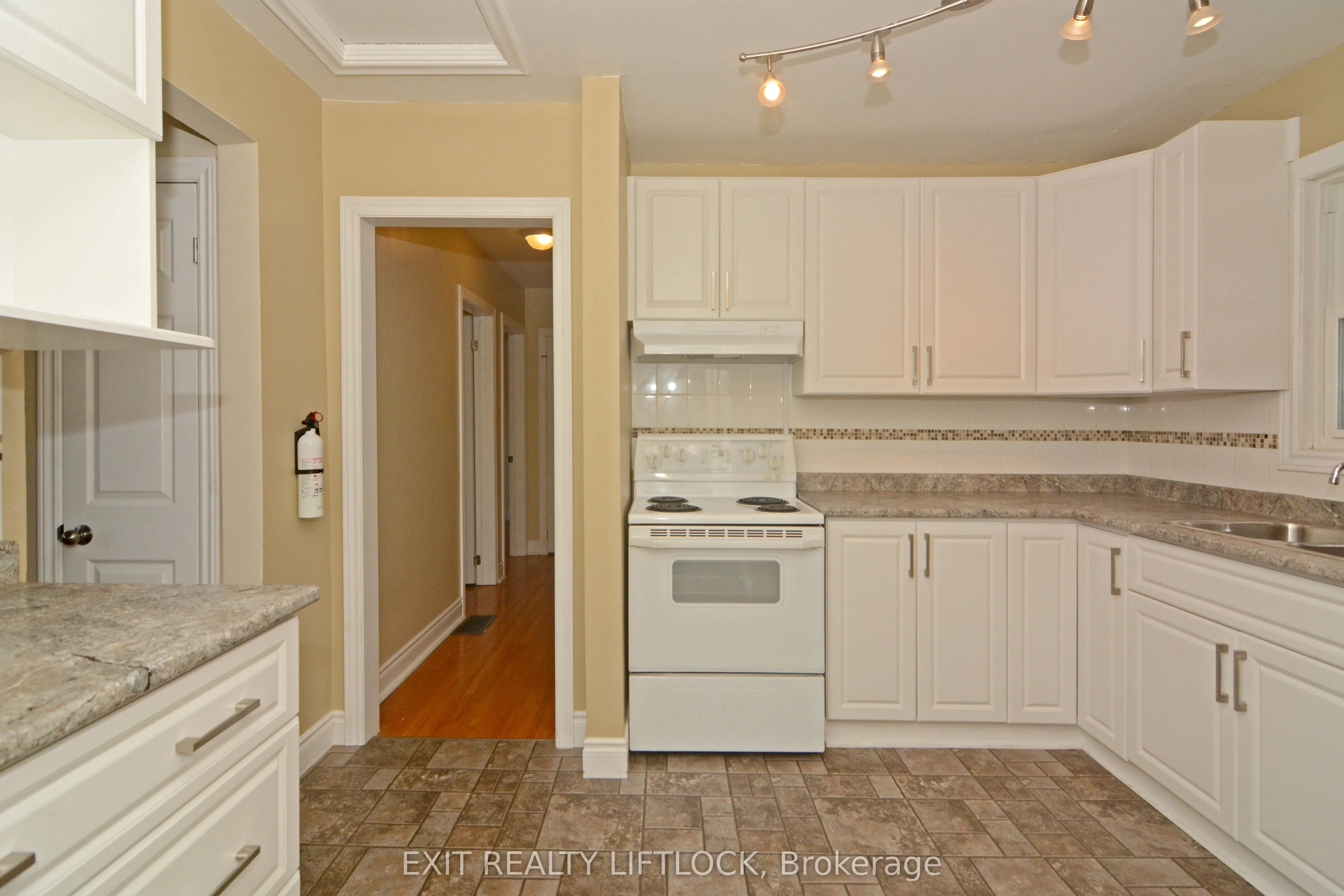 1437 Westbrook Drive, #Main Floor