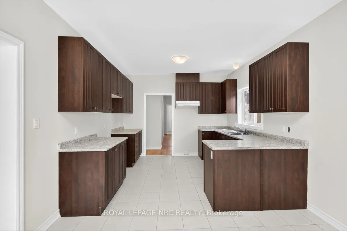 49 HUNTSWORTH Avenue