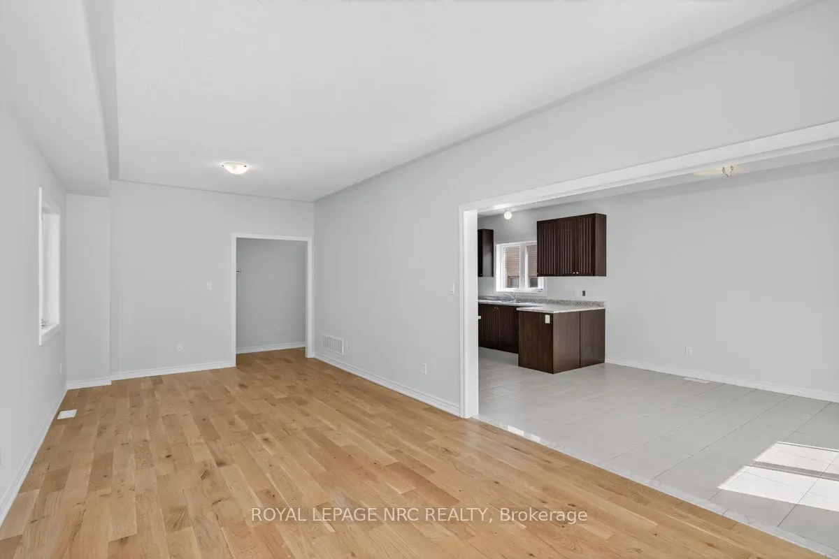 49 HUNTSWORTH Avenue