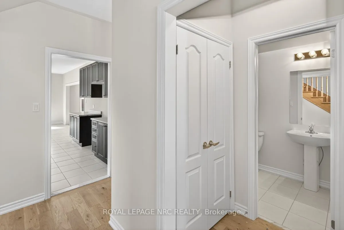 49 HUNTSWORTH Avenue