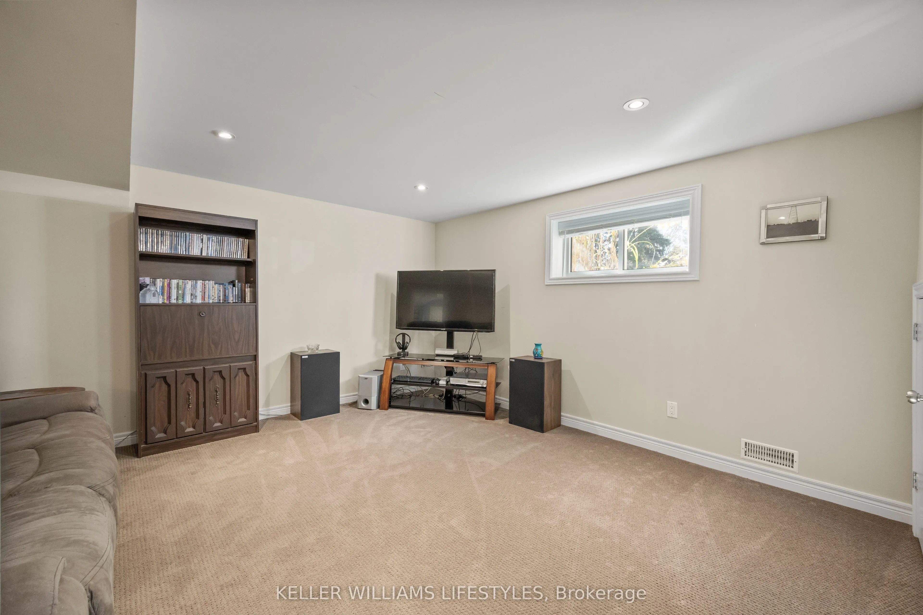 11 Hawthorn Crescent