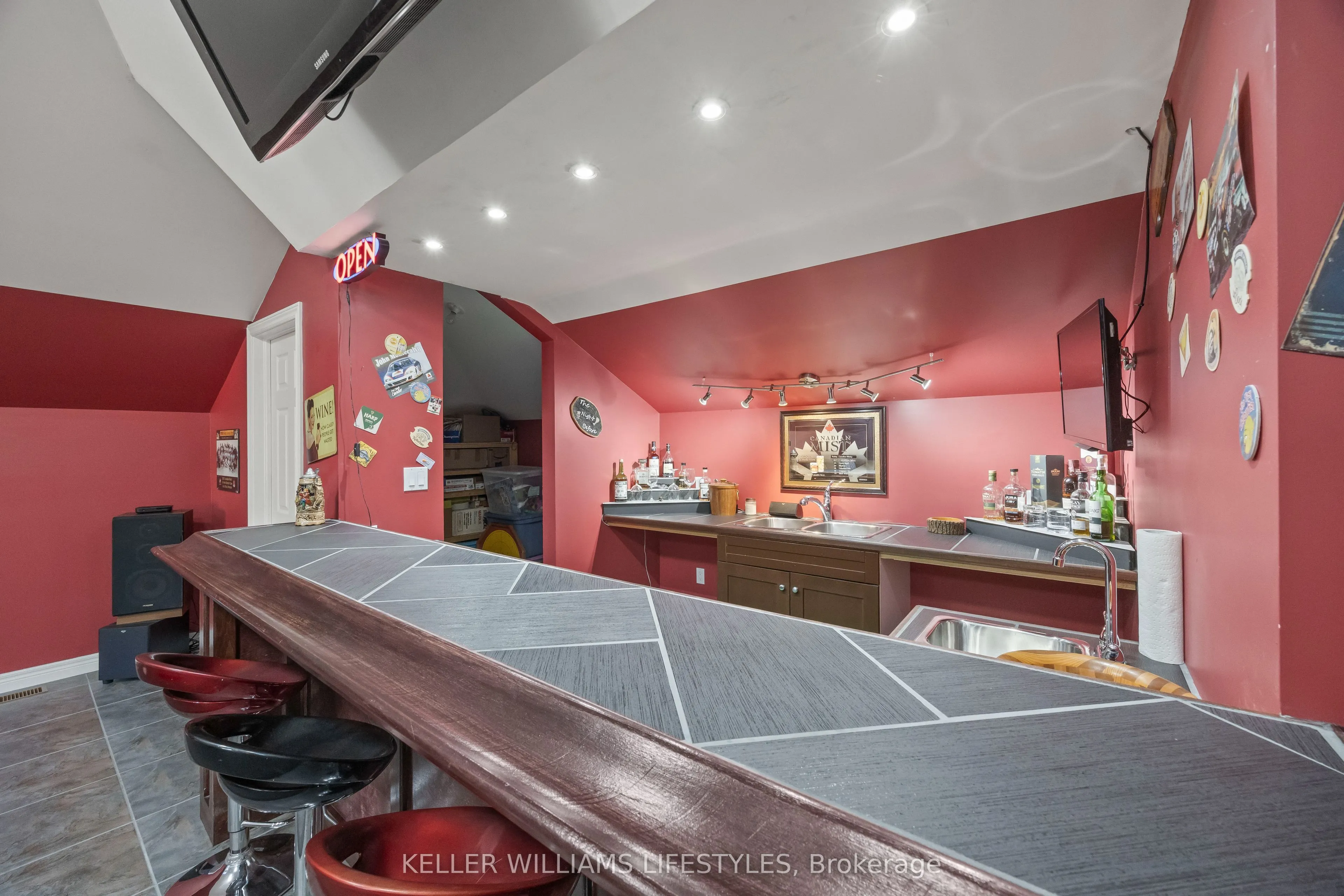 11 Hawthorn Crescent