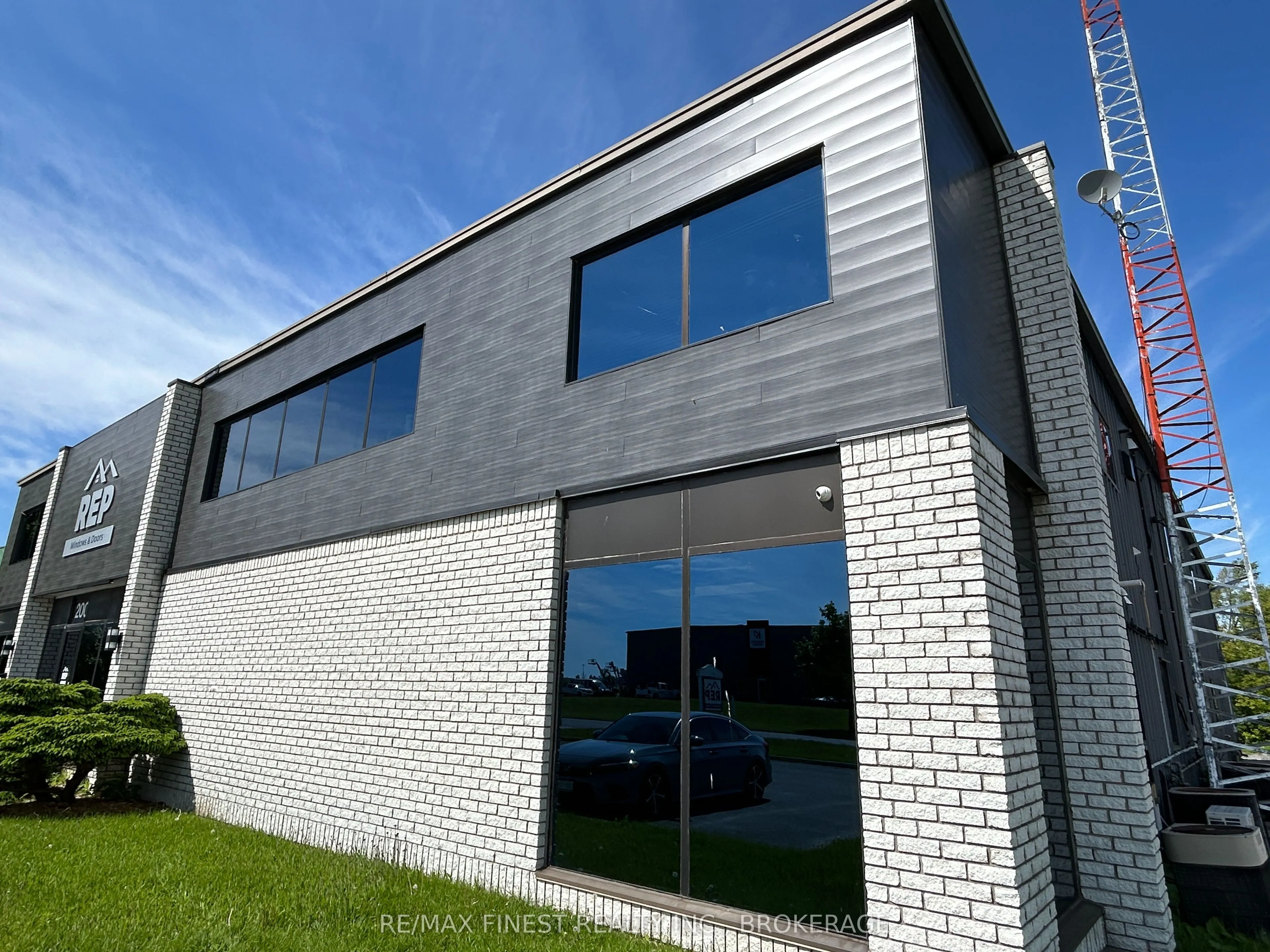 200 Binnington Court W