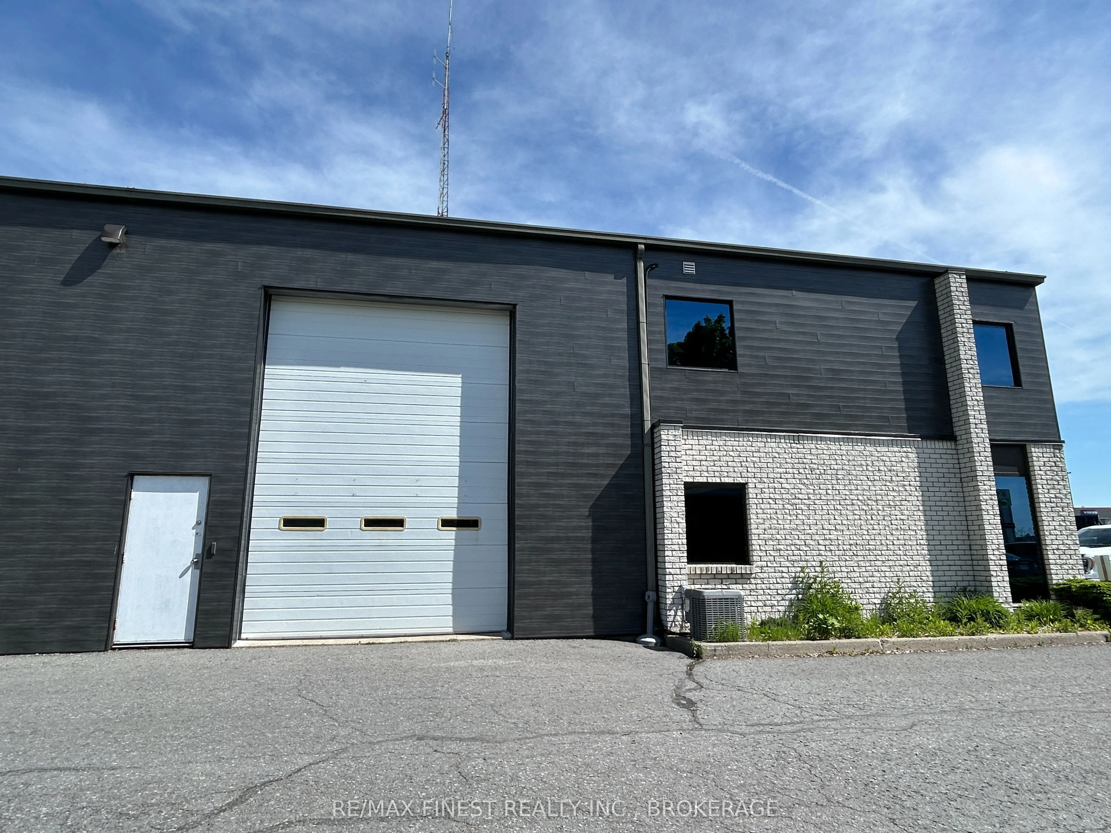 200 Binnington Court W