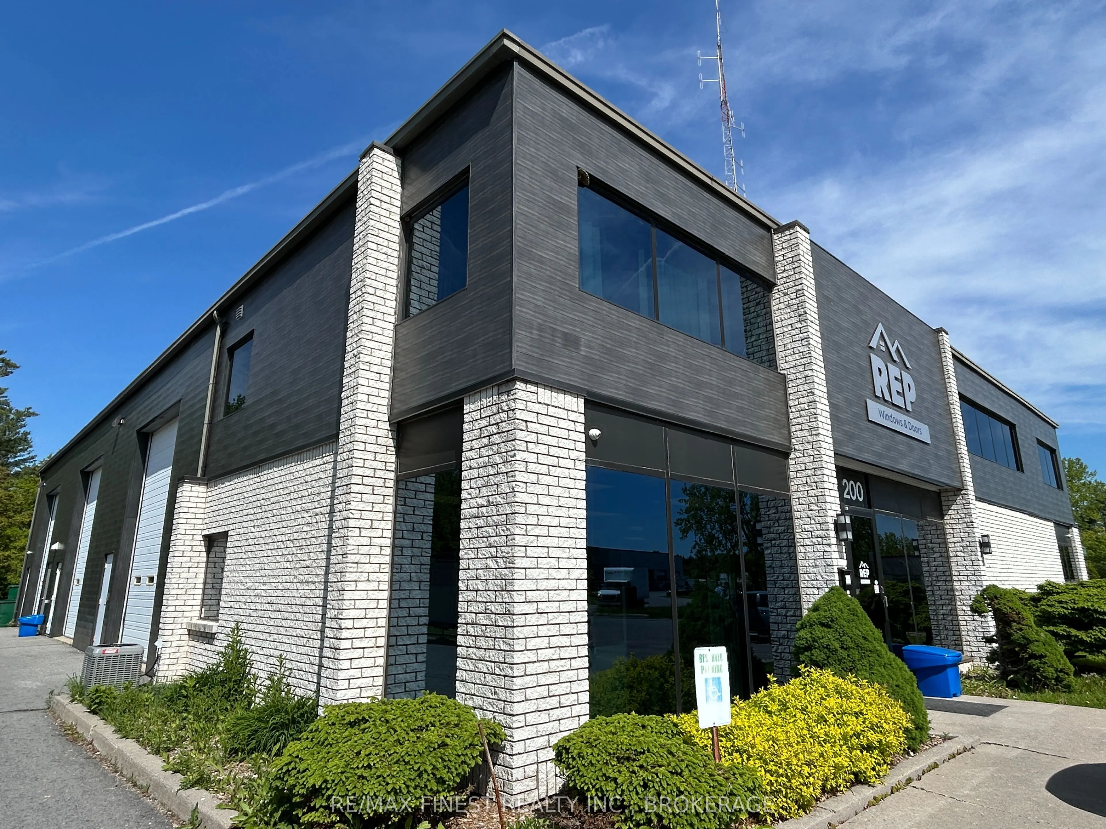 200 Binnington Court W