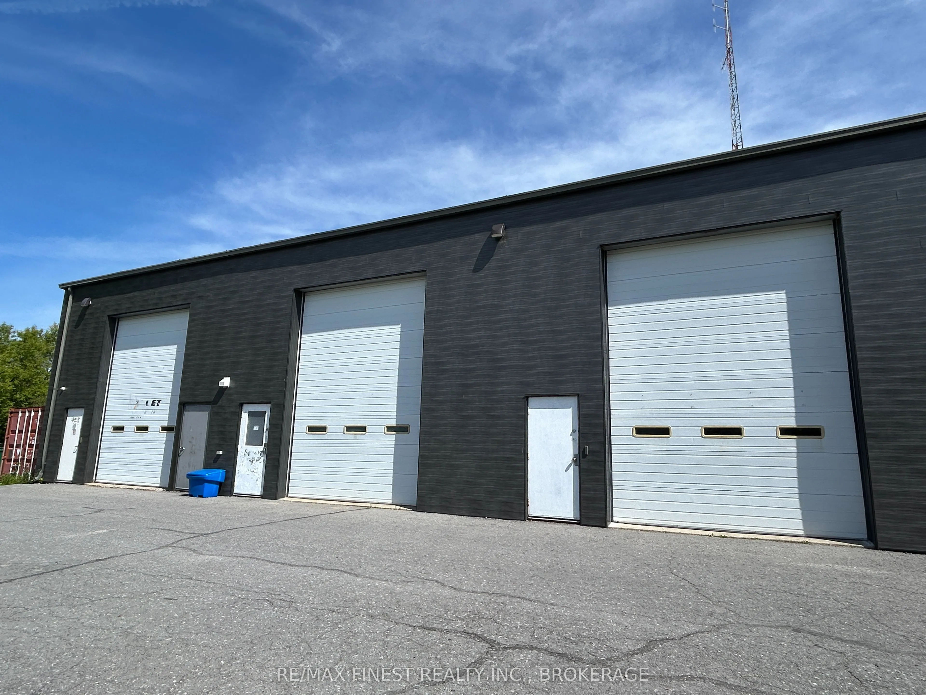 200 Binnington Court W