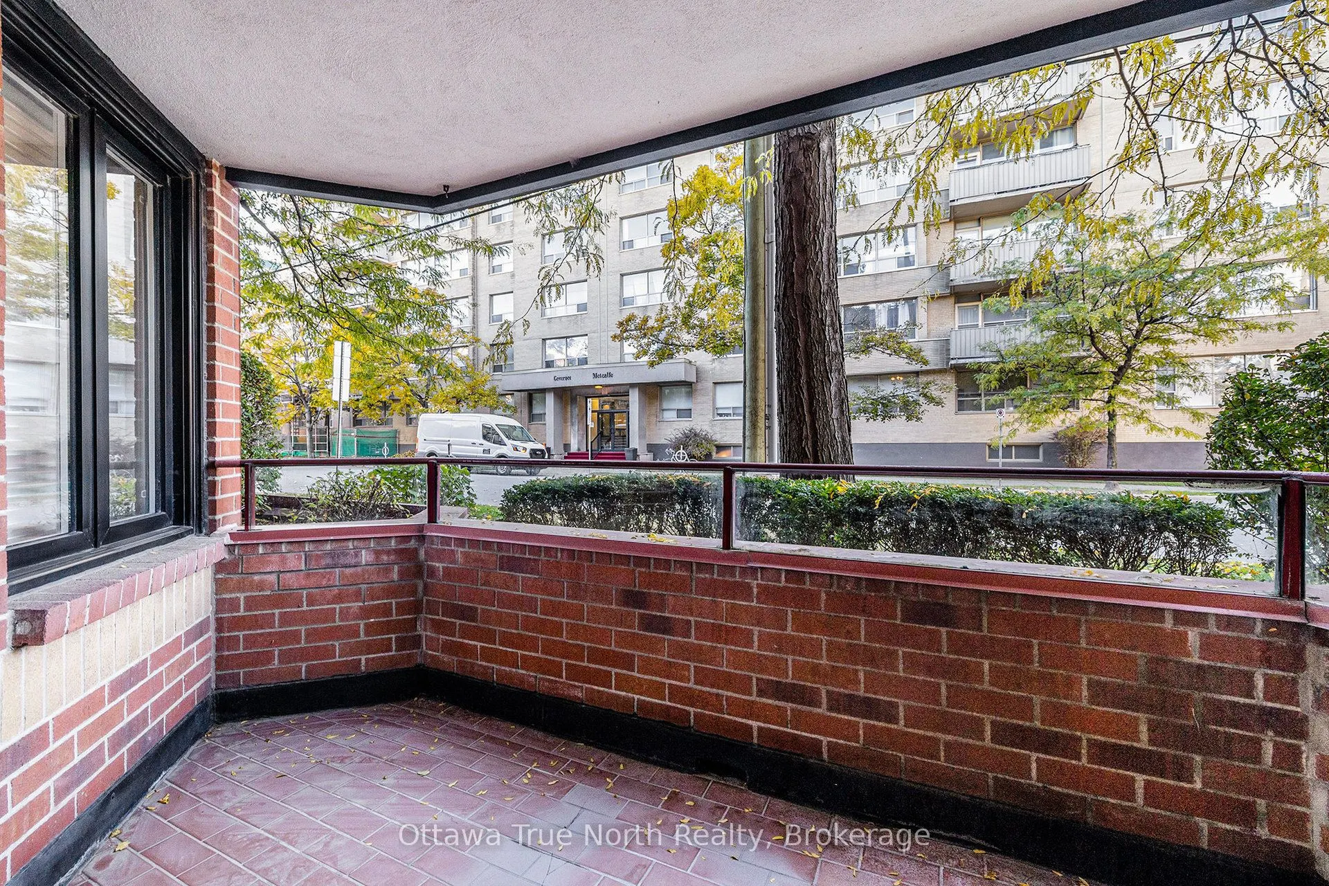 317 Metcalfe Street N, #102