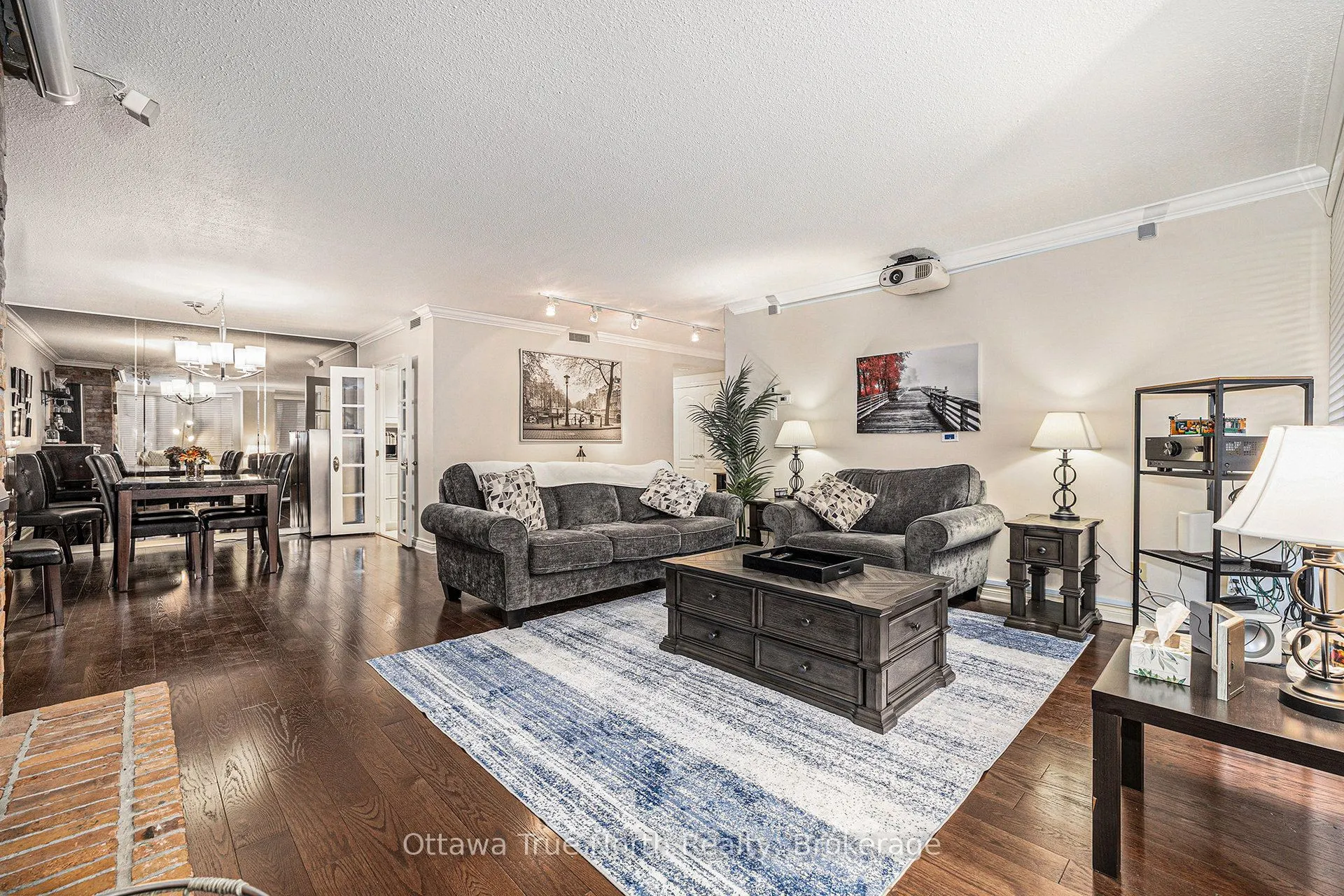 317 Metcalfe Street N, #102