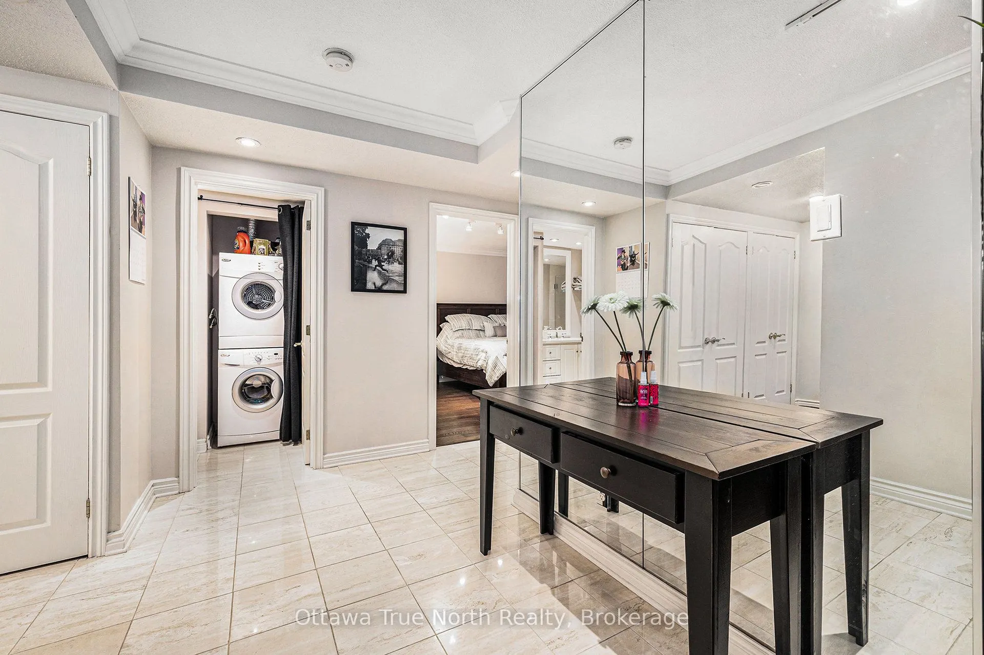 317 Metcalfe Street N, #102