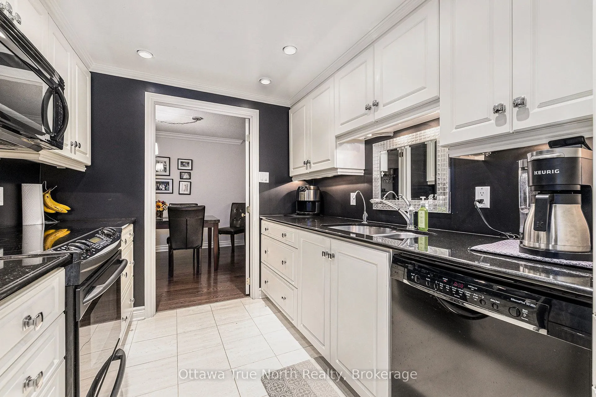 317 Metcalfe Street N, #102