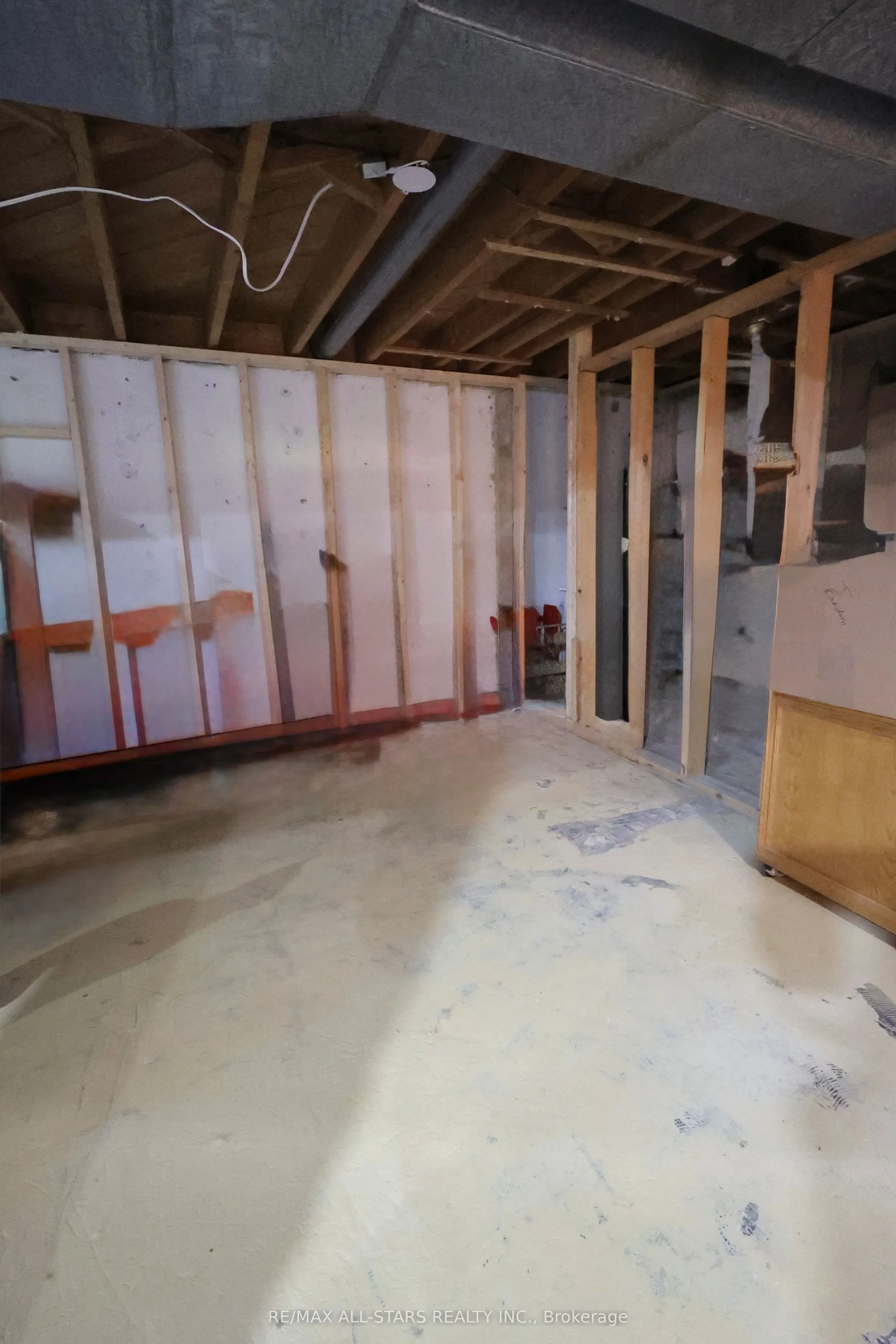 200 University Avenue E