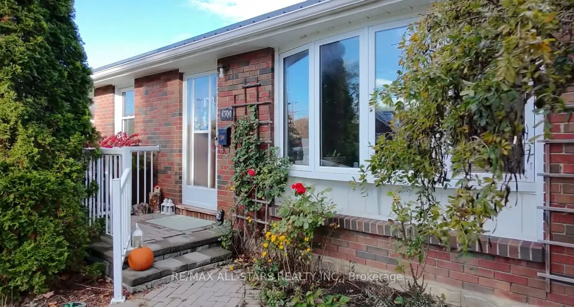 200 University Avenue E