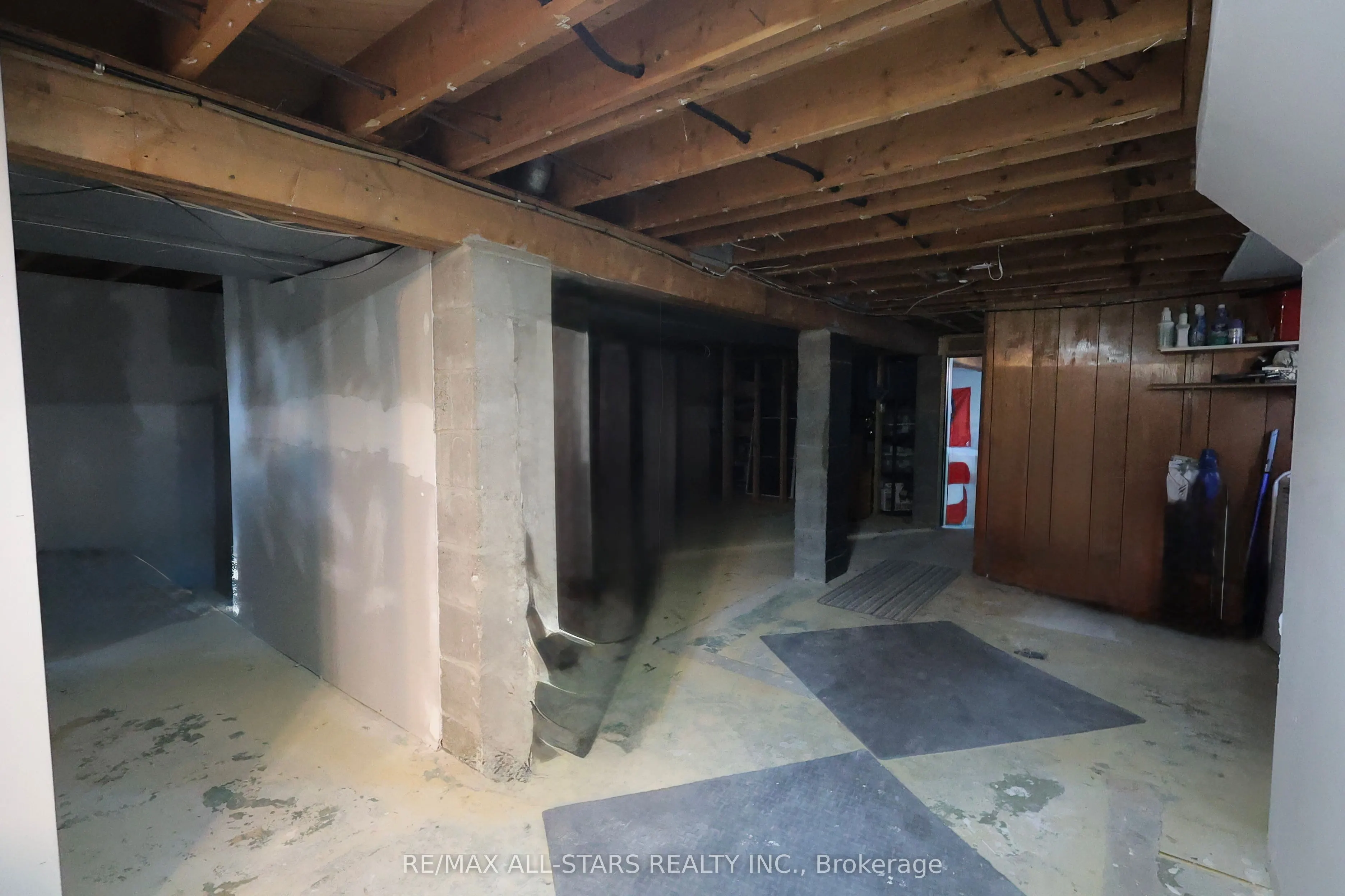 200 University Avenue E