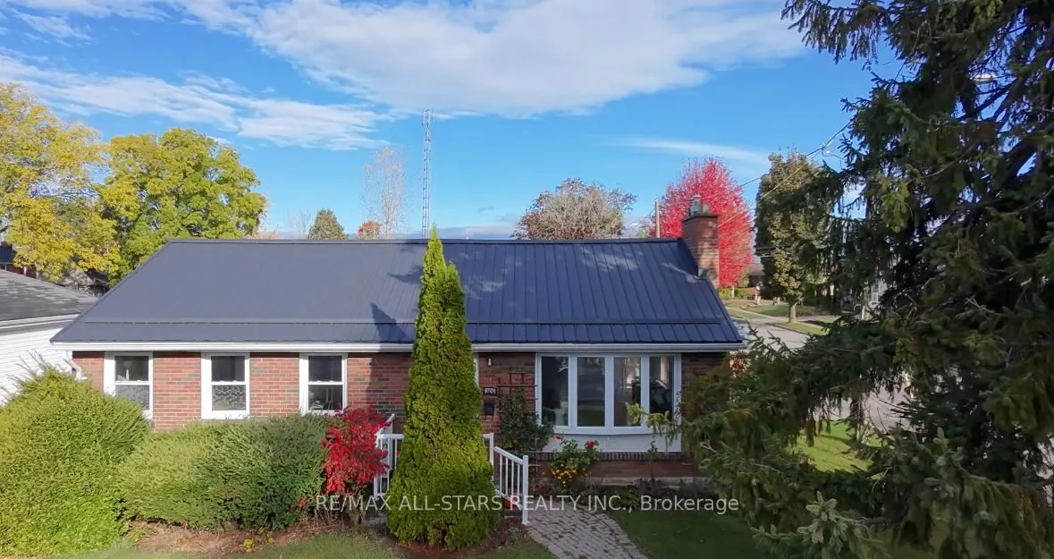 200 University Avenue E