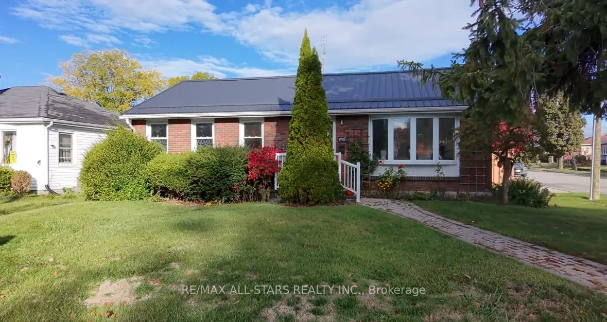 200 University Avenue E