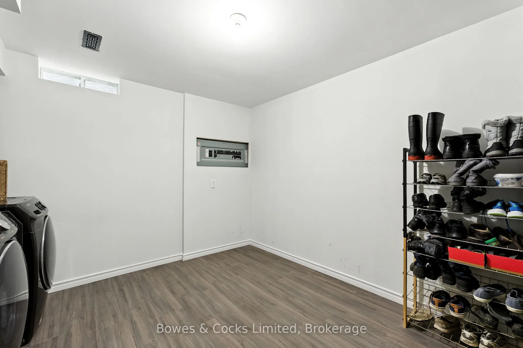 210 Farrier Crescent