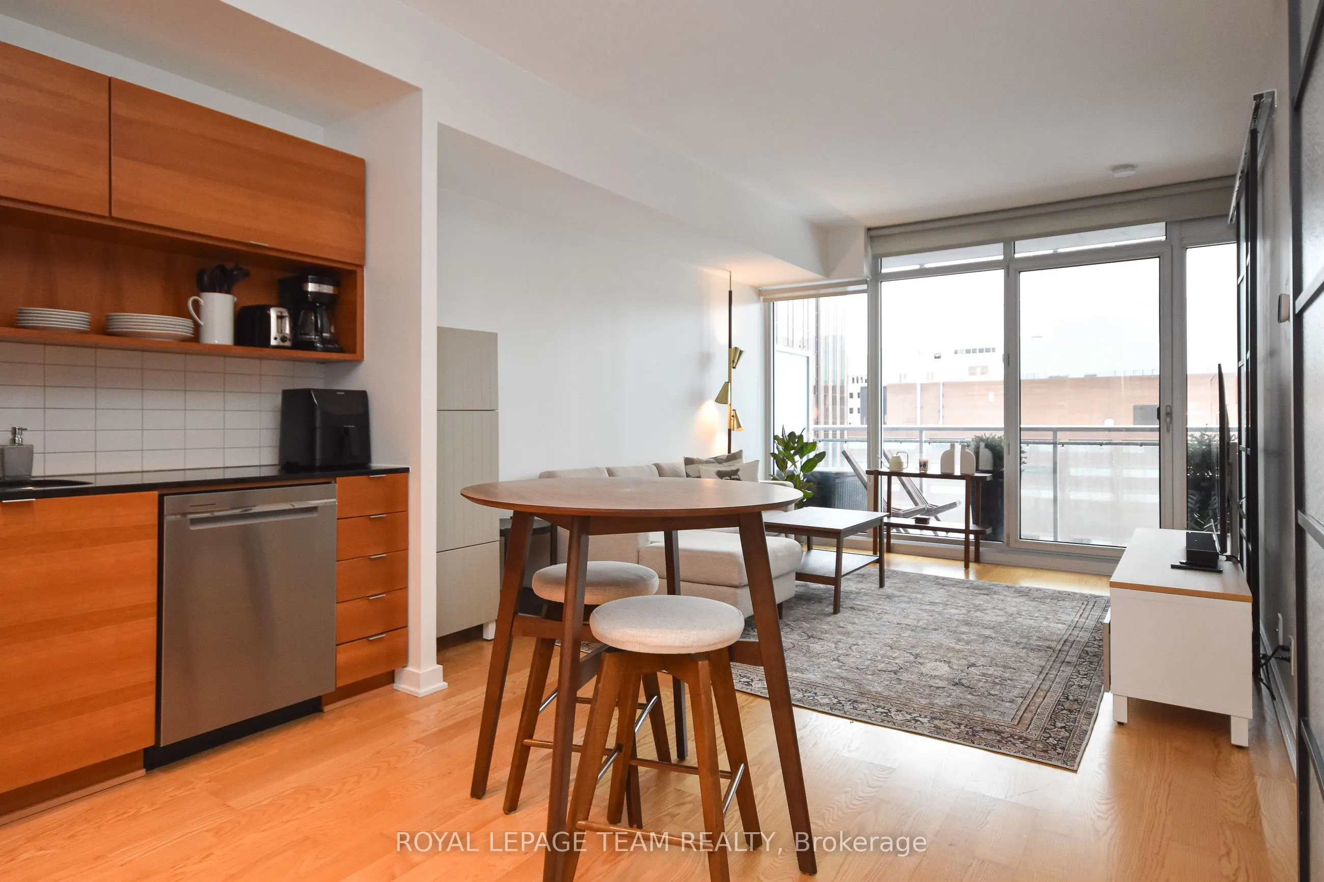 324 Laurier Avenue W, #1206