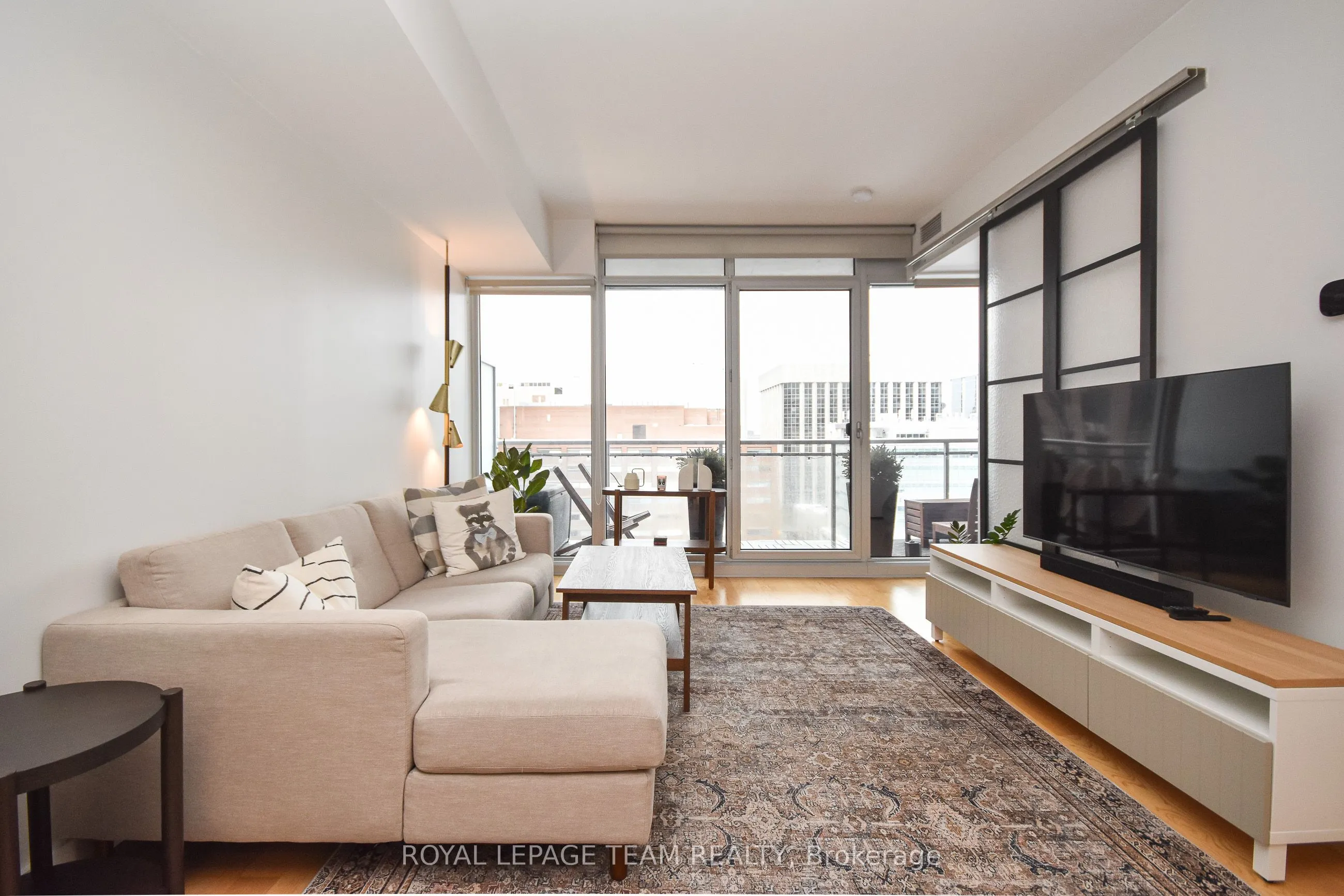 324 Laurier Avenue W, #1206