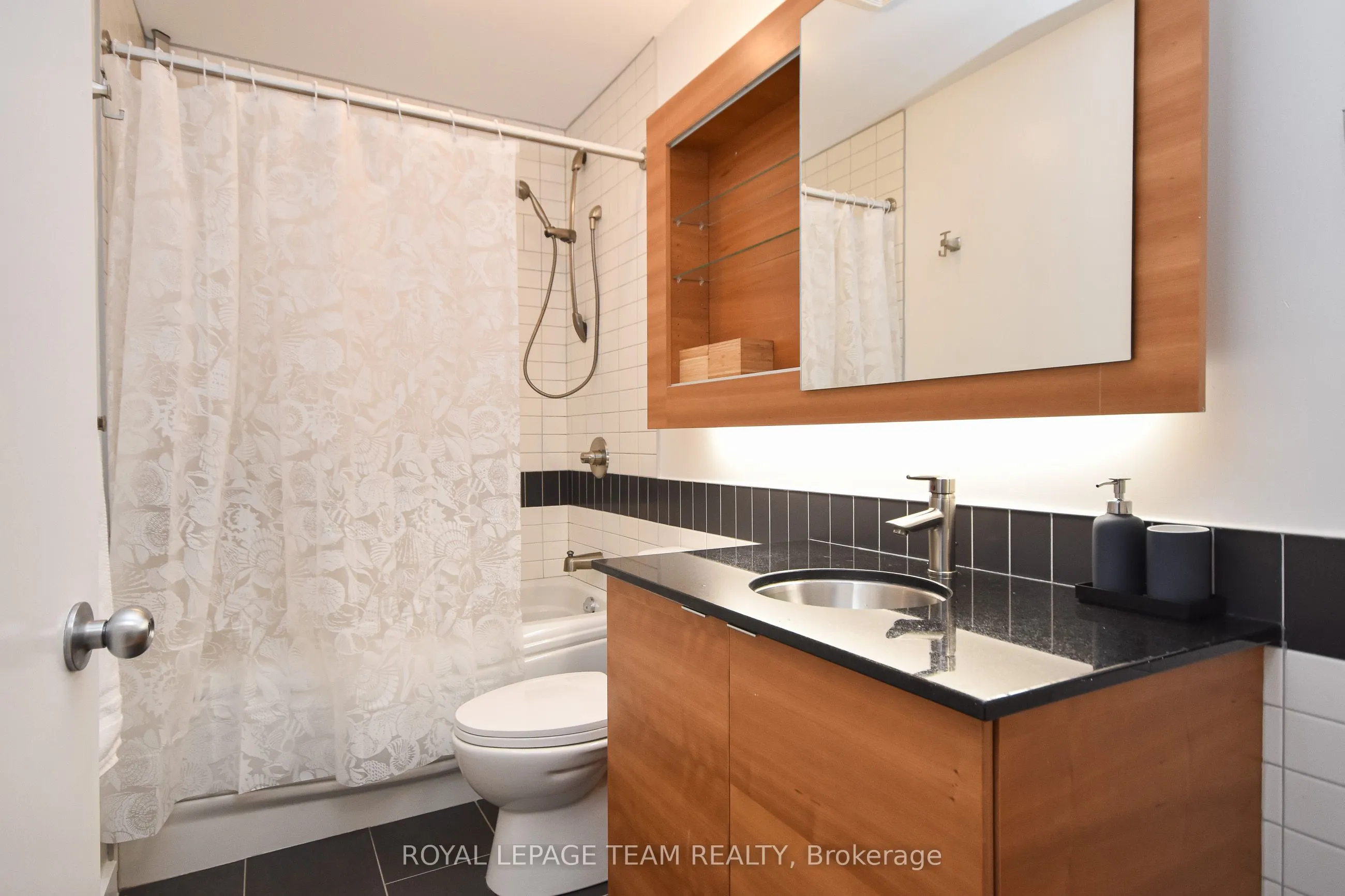 324 Laurier Avenue W, #1206