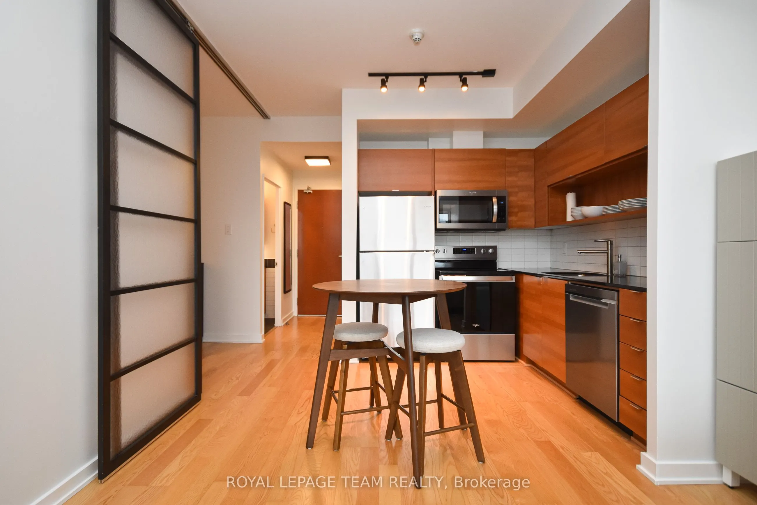 324 Laurier Avenue W, #1206