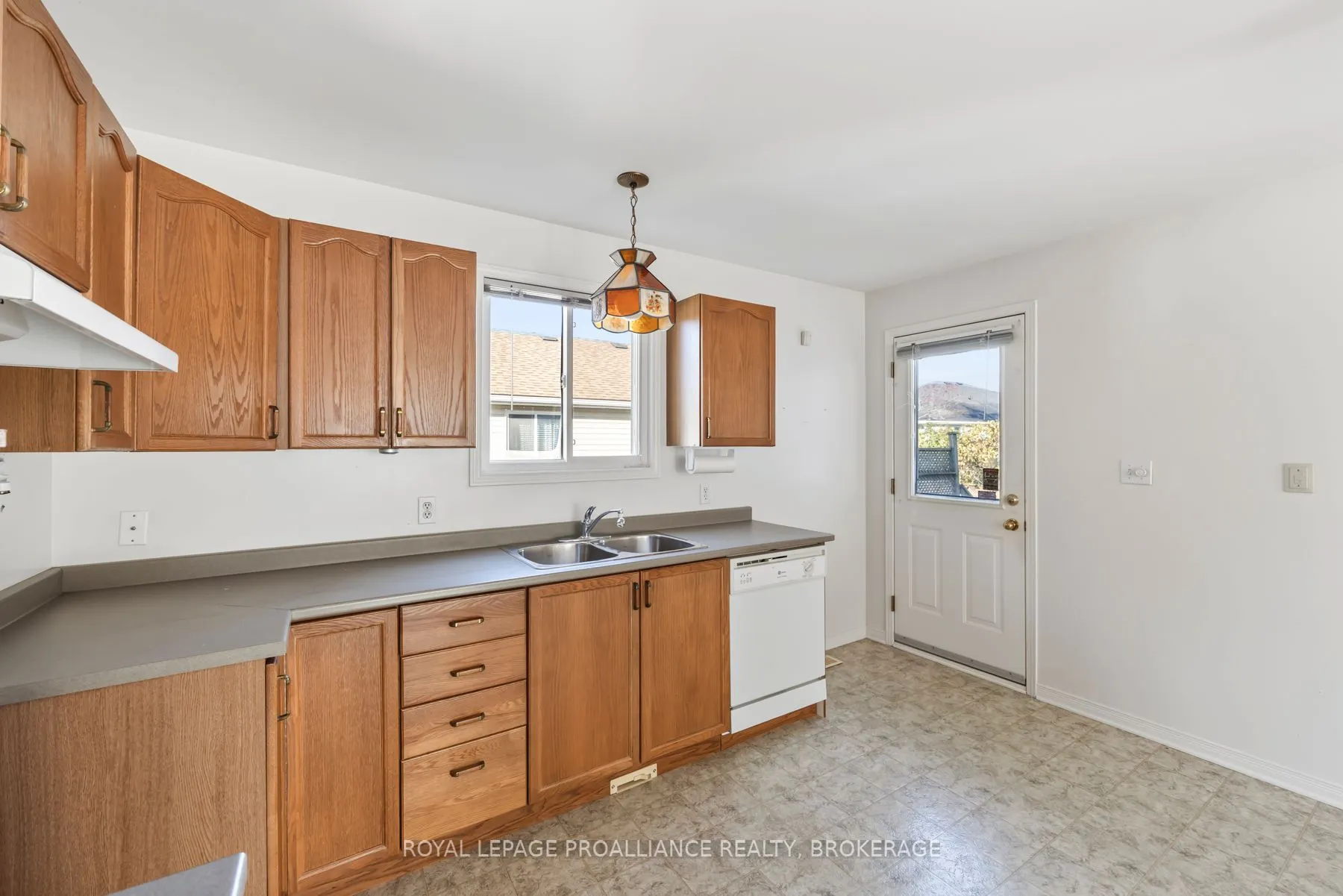 214 Ellesmeer Avenue