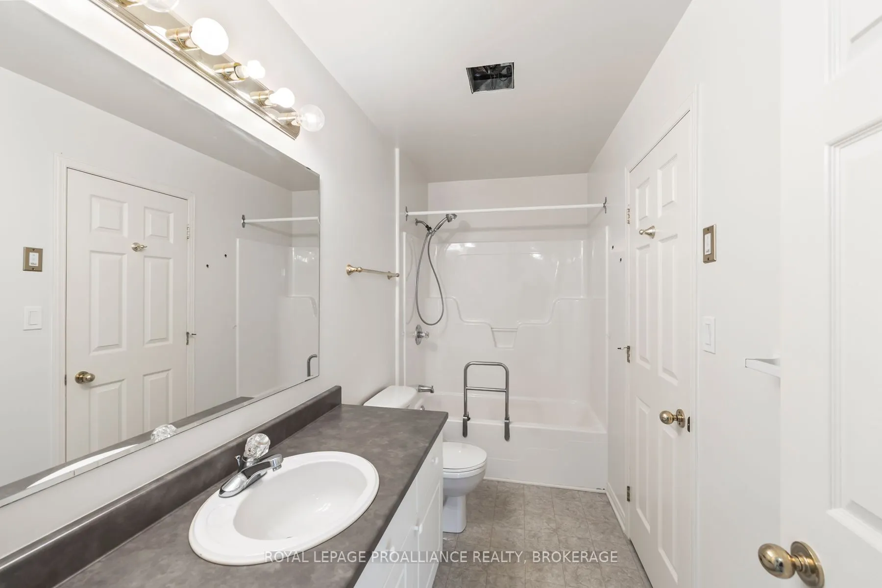 214 Ellesmeer Avenue