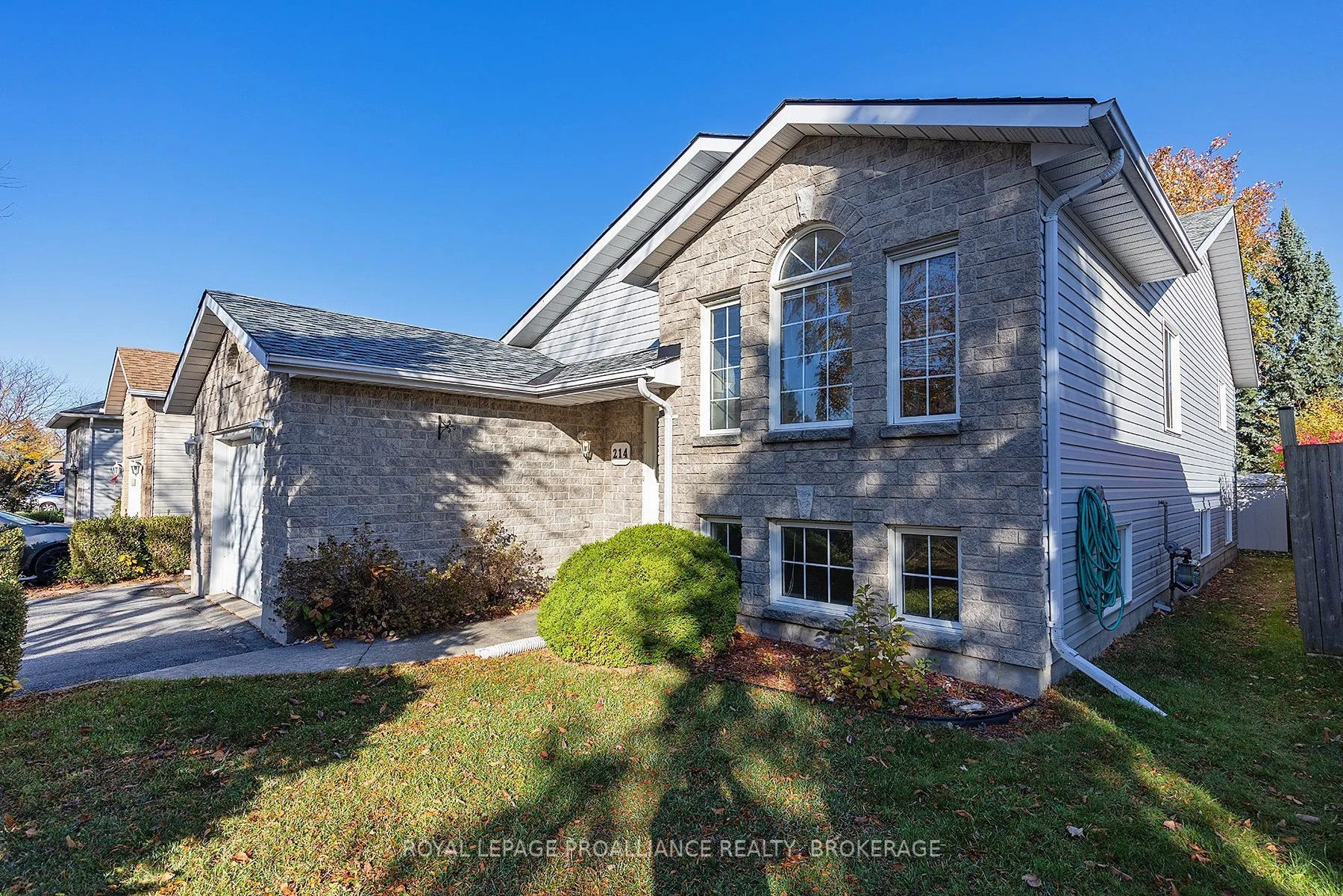 214 Ellesmeer Avenue