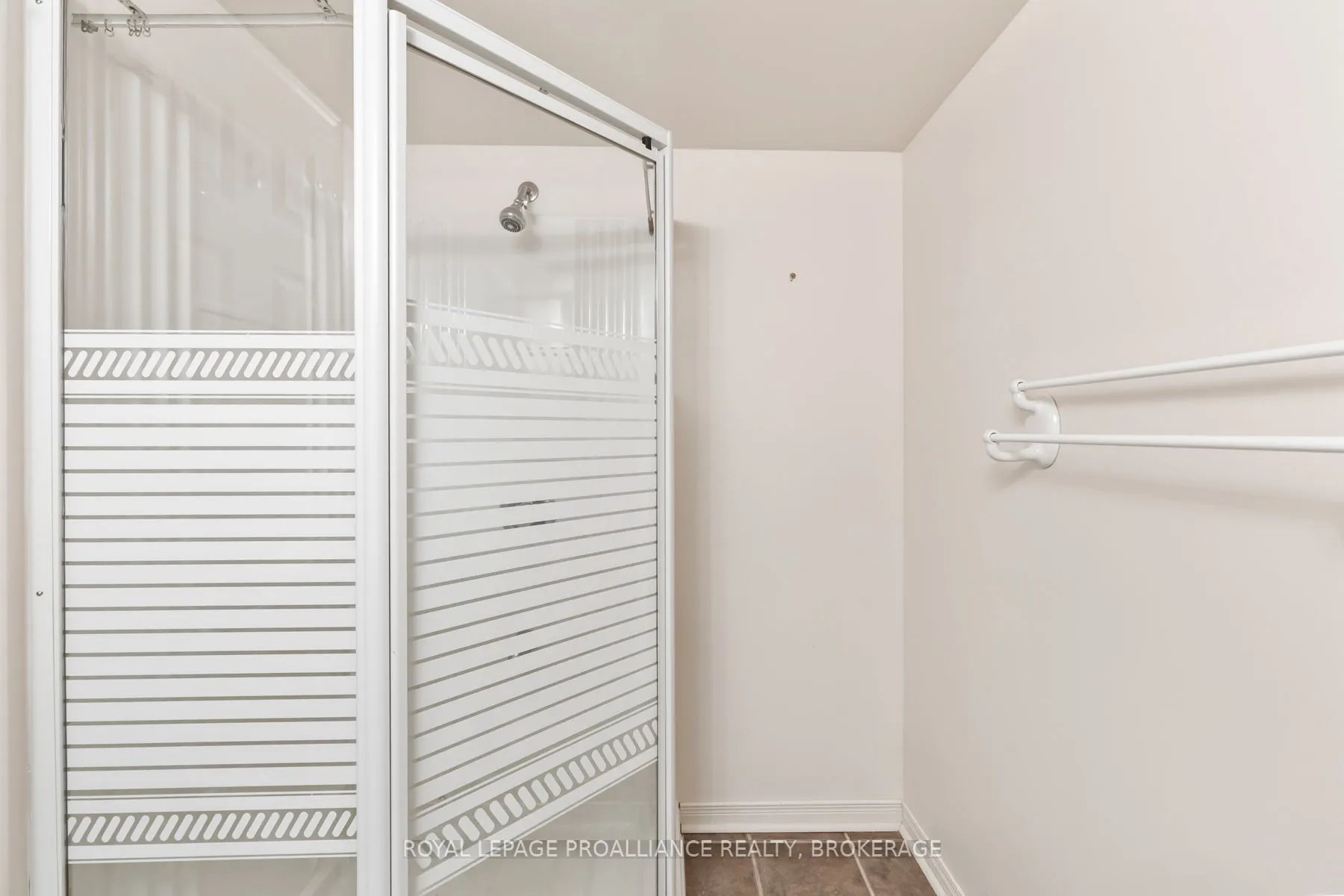 214 Ellesmeer Avenue