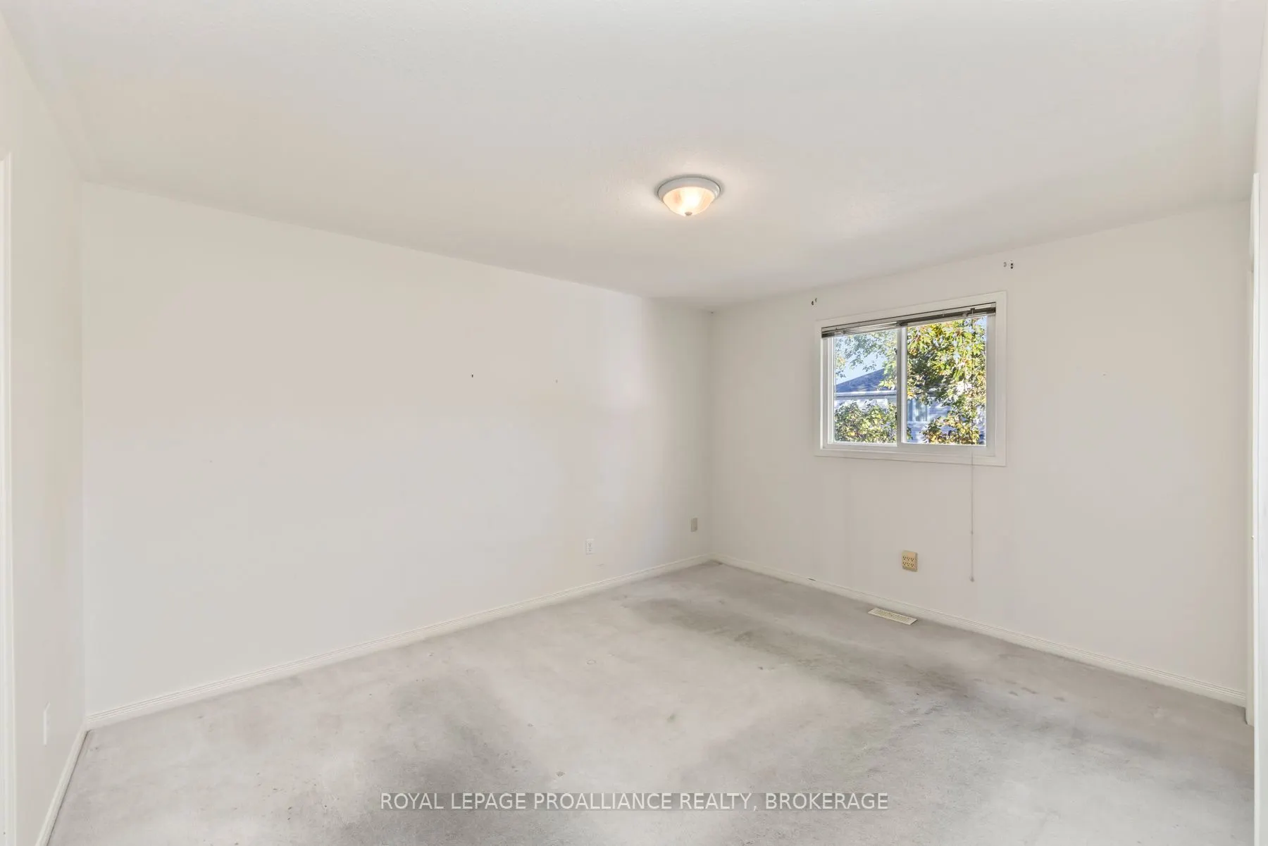 214 Ellesmeer Avenue