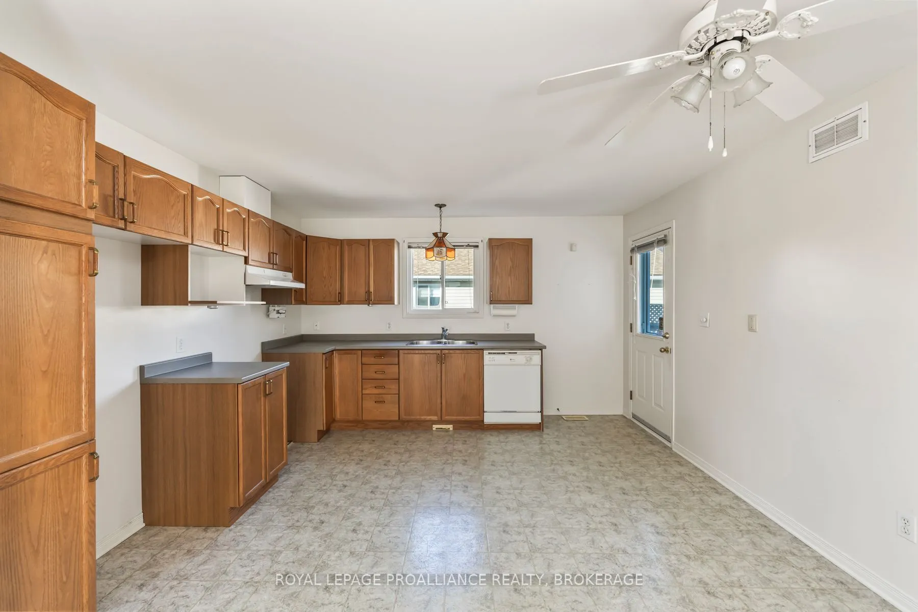 214 Ellesmeer Avenue