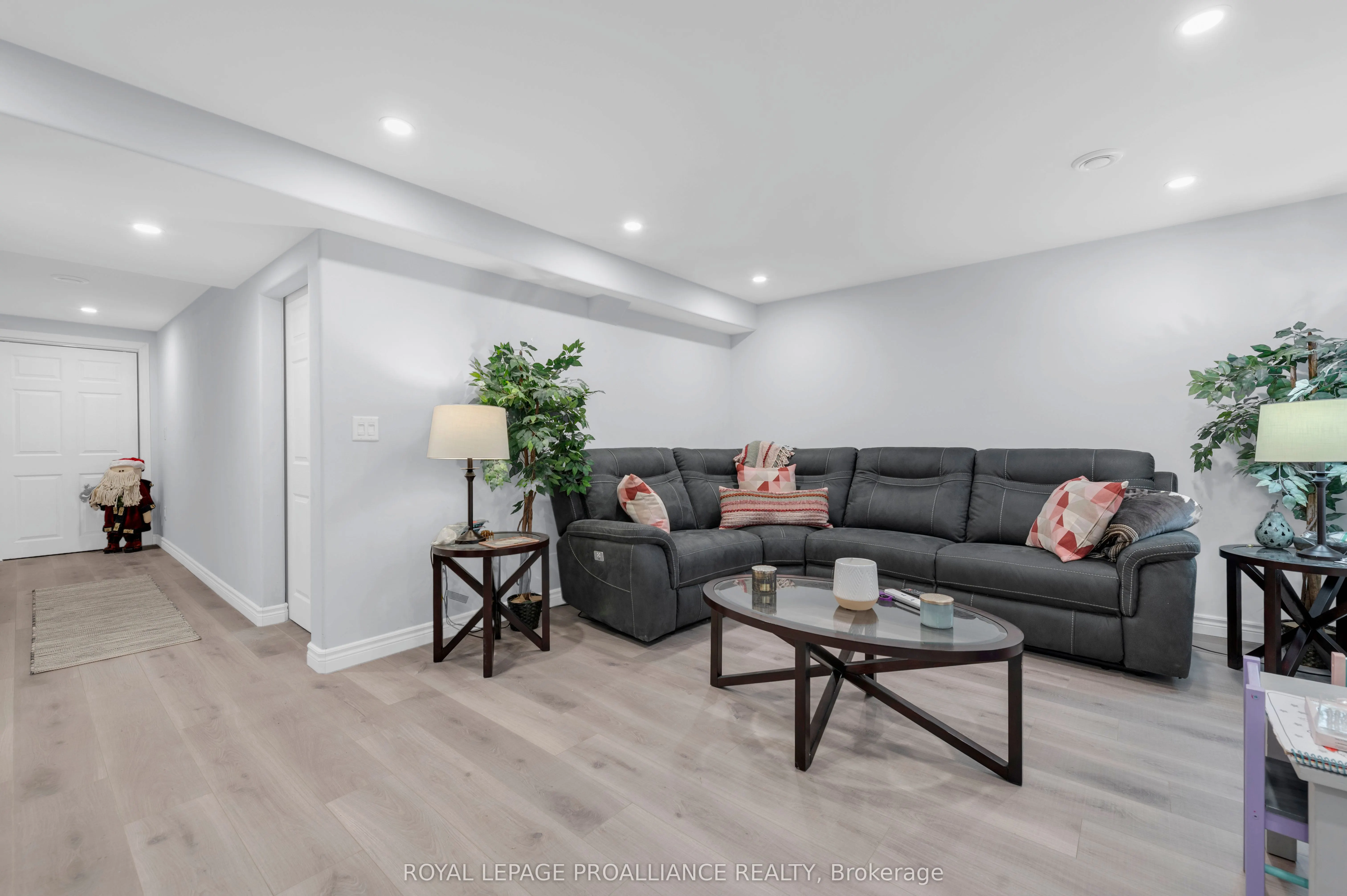 35 Albion Street, #37