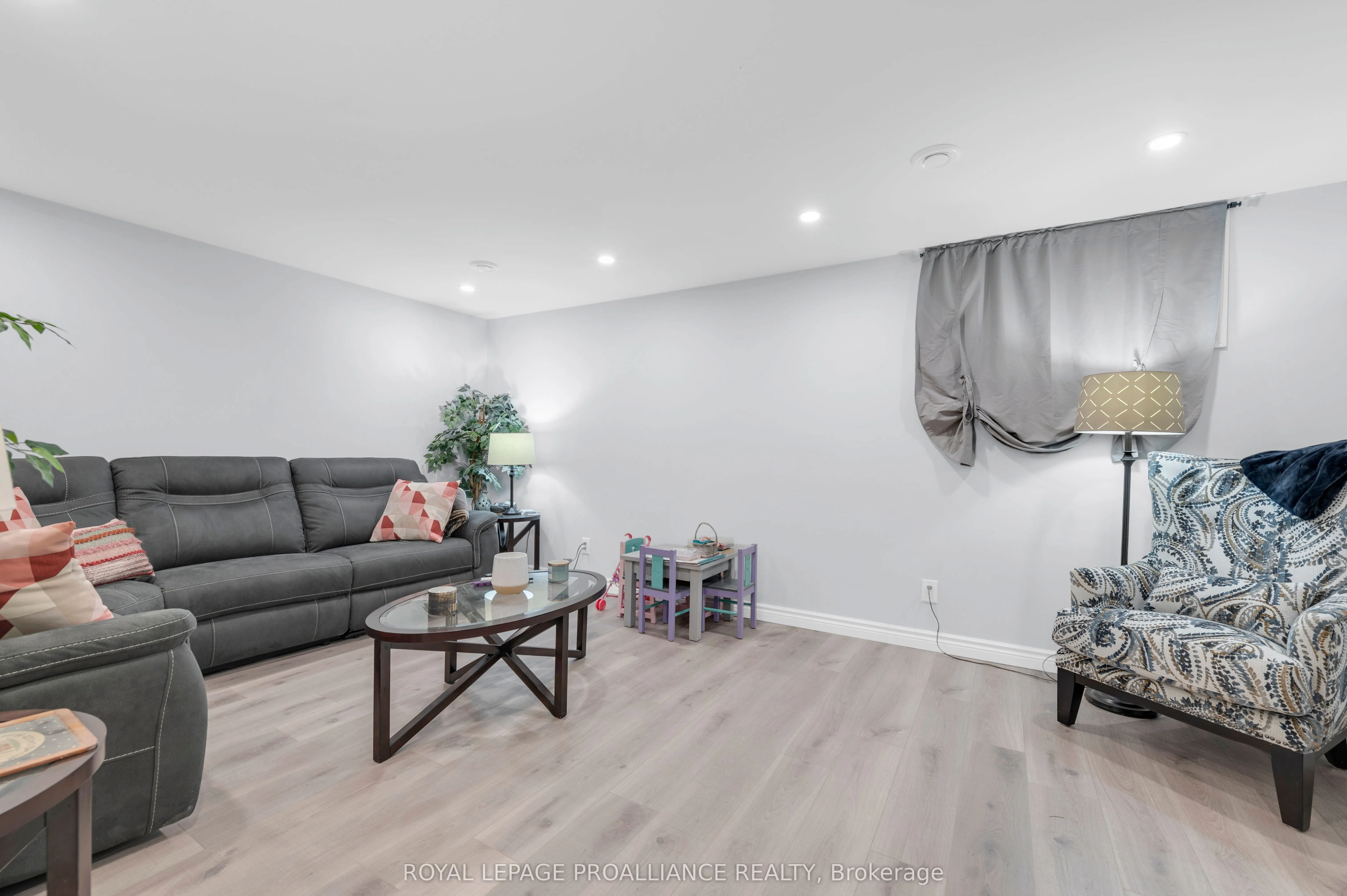 35 Albion Street, #37