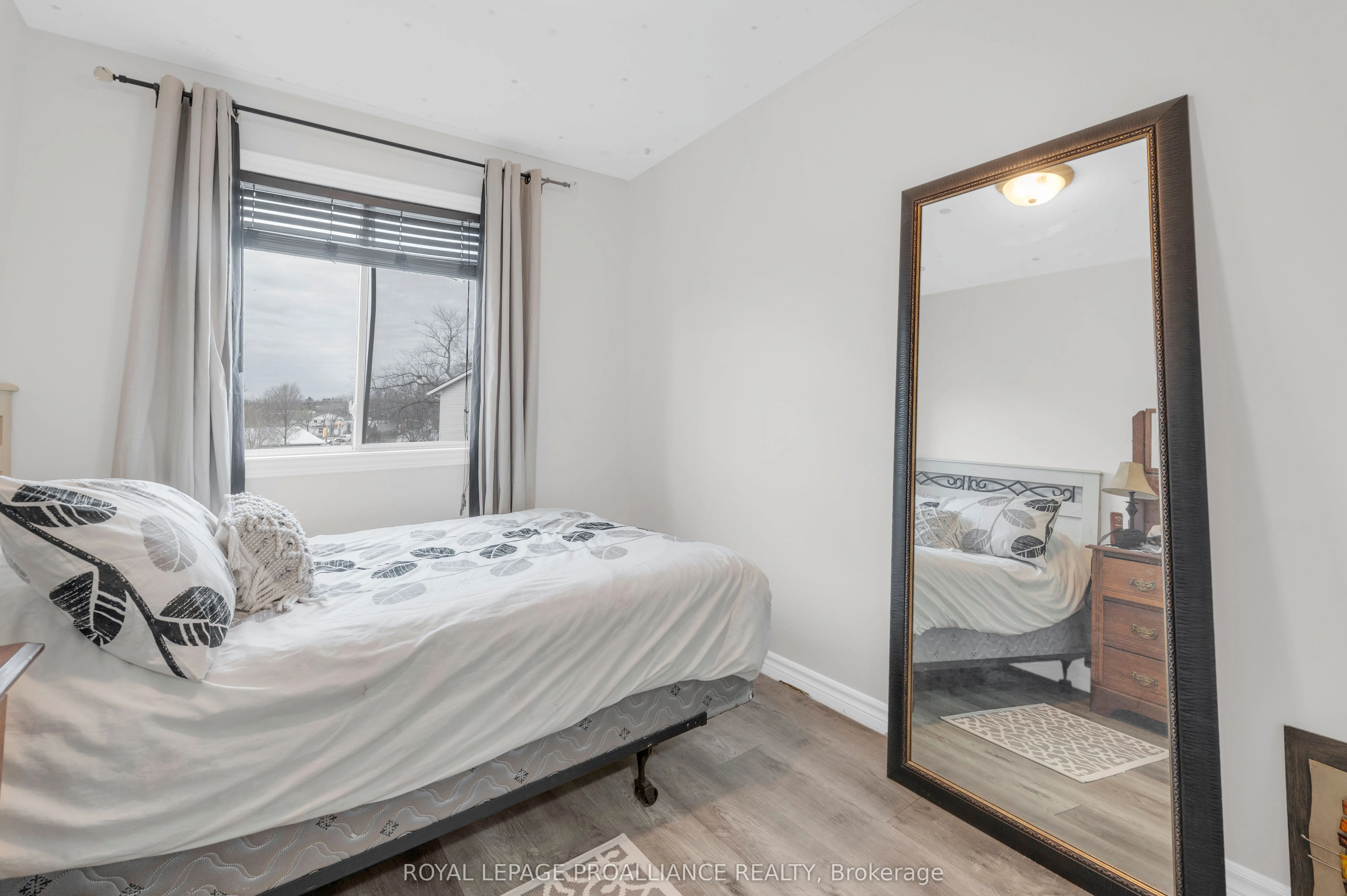 35 Albion Street, #37