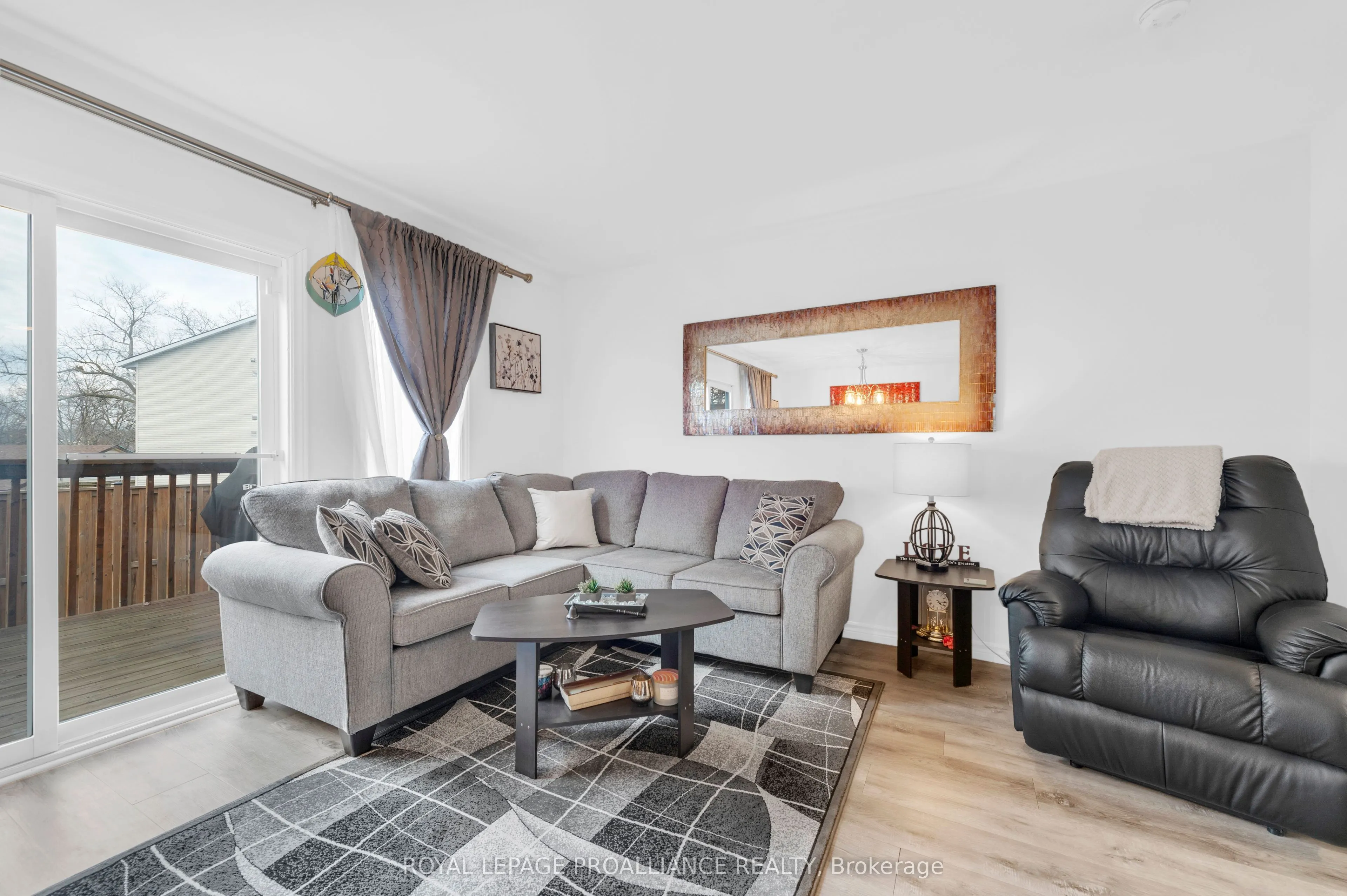 35 Albion Street, #37